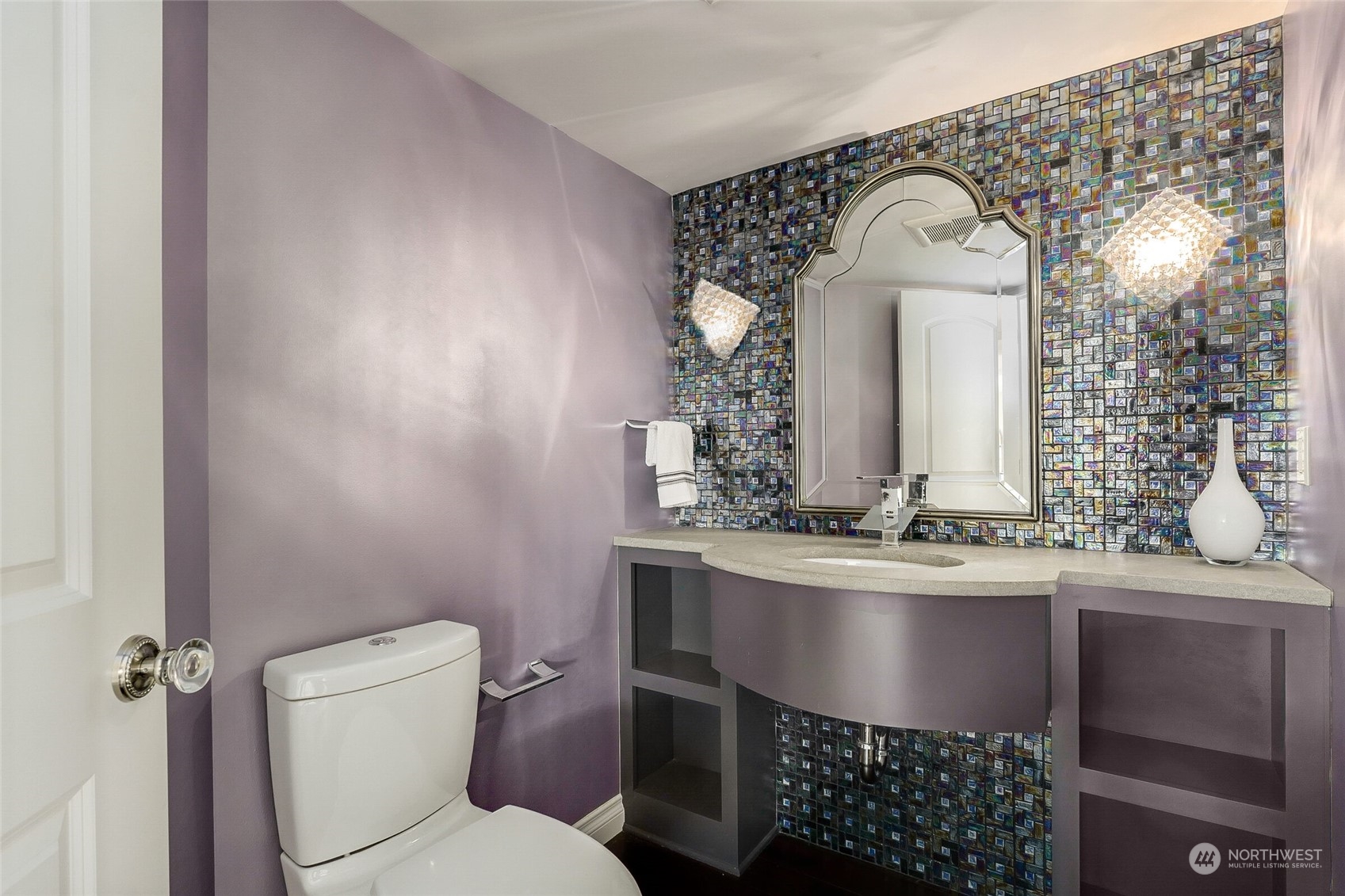 1001 Queen Anne Avenue N Unit: PH-3