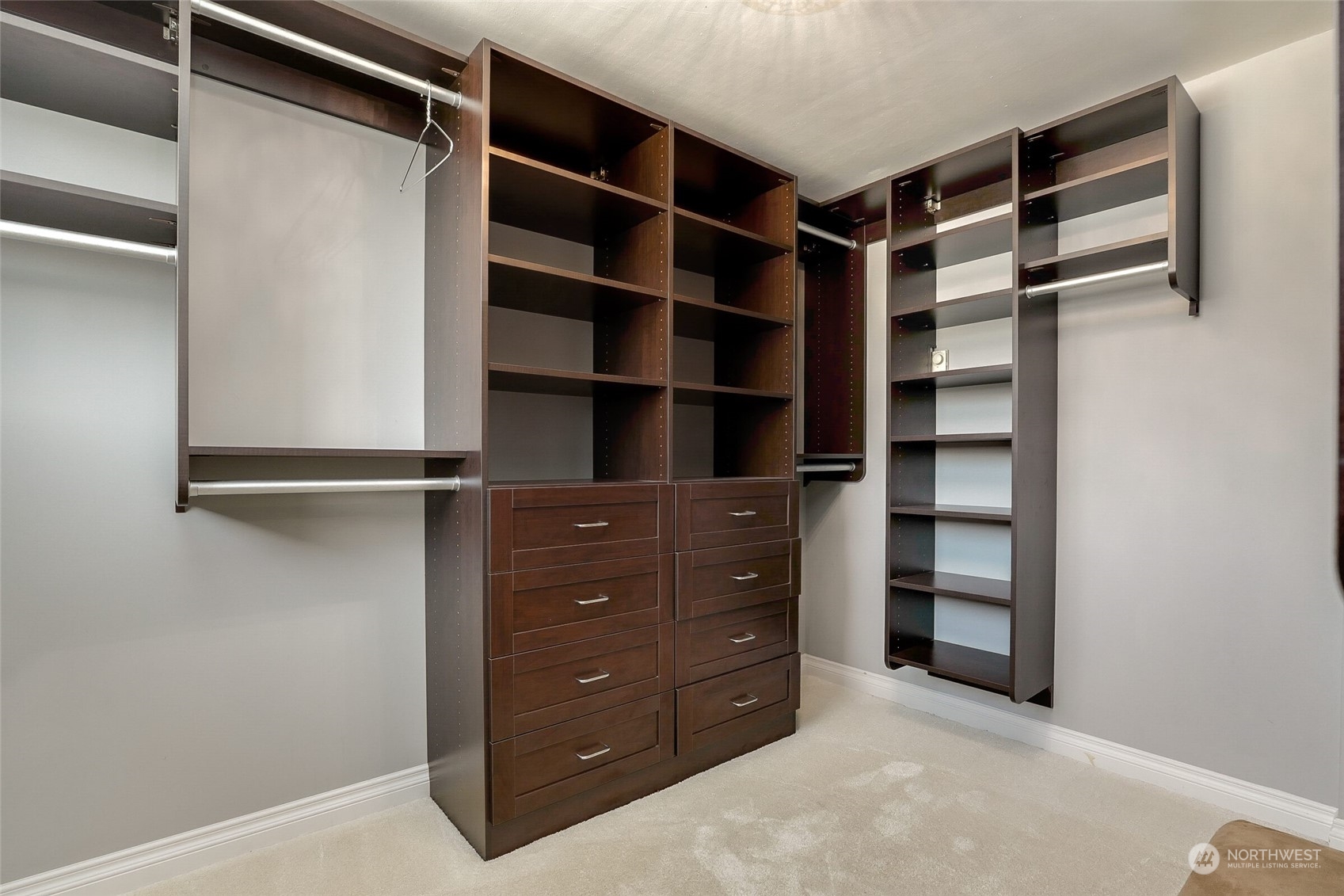 1001 Queen Anne Avenue N Unit: PH-3