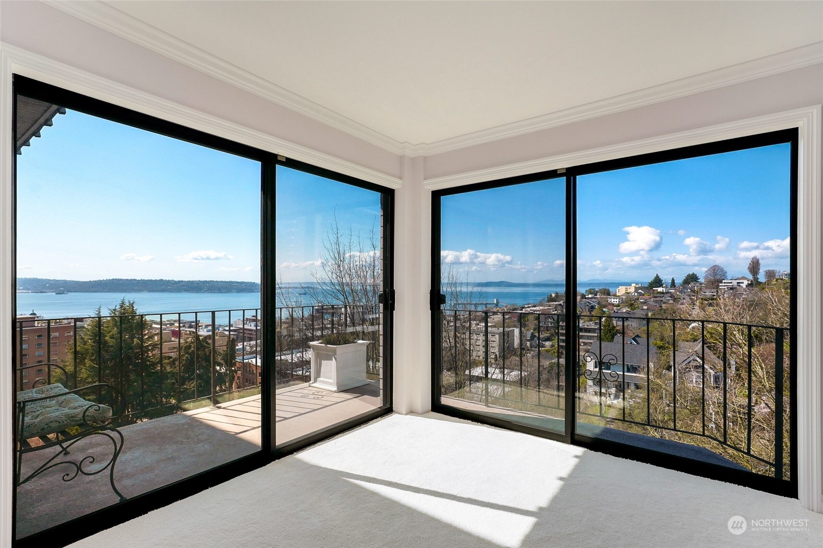 1001 Queen Anne Avenue N Unit: PH-3