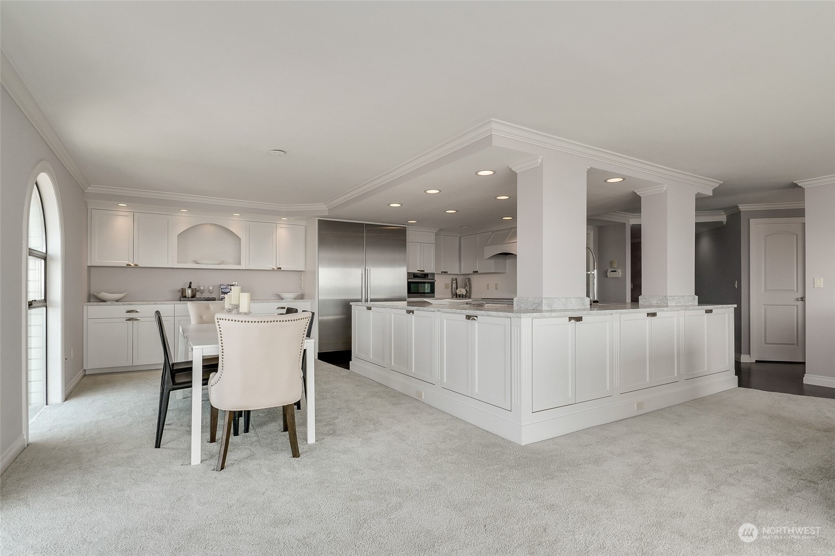 1001 Queen Anne Avenue N Unit: PH-3