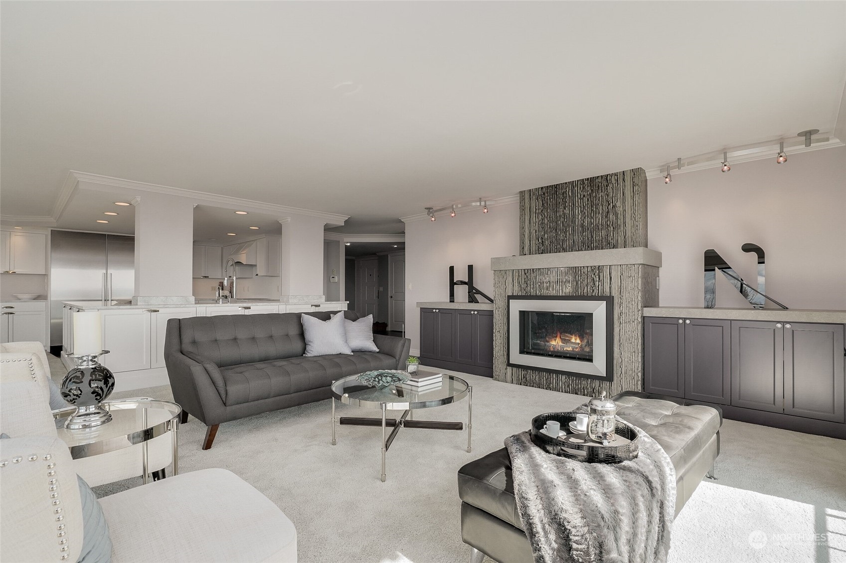 1001 Queen Anne Avenue N Unit: PH-3