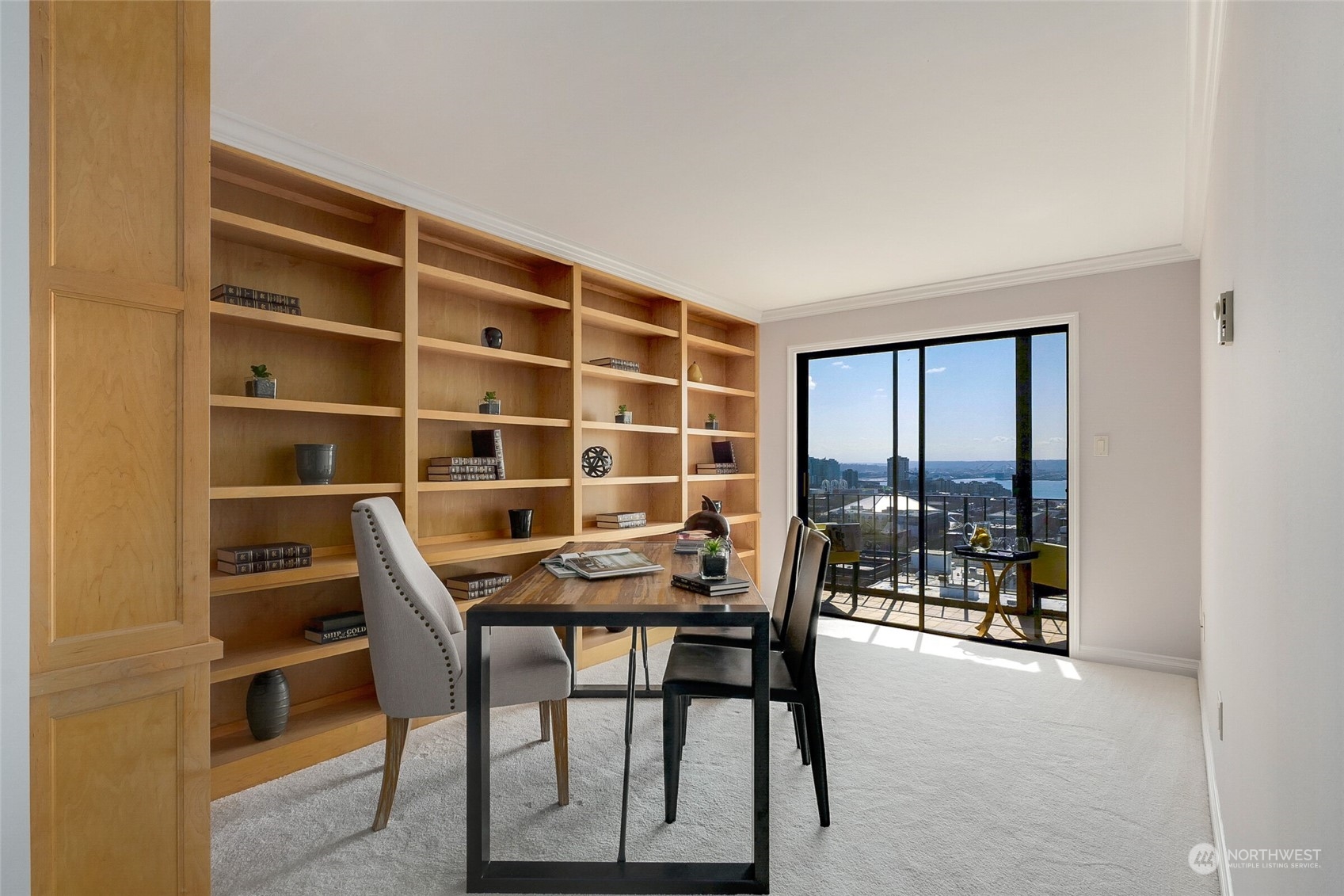 1001 Queen Anne Avenue N Unit: PH-3