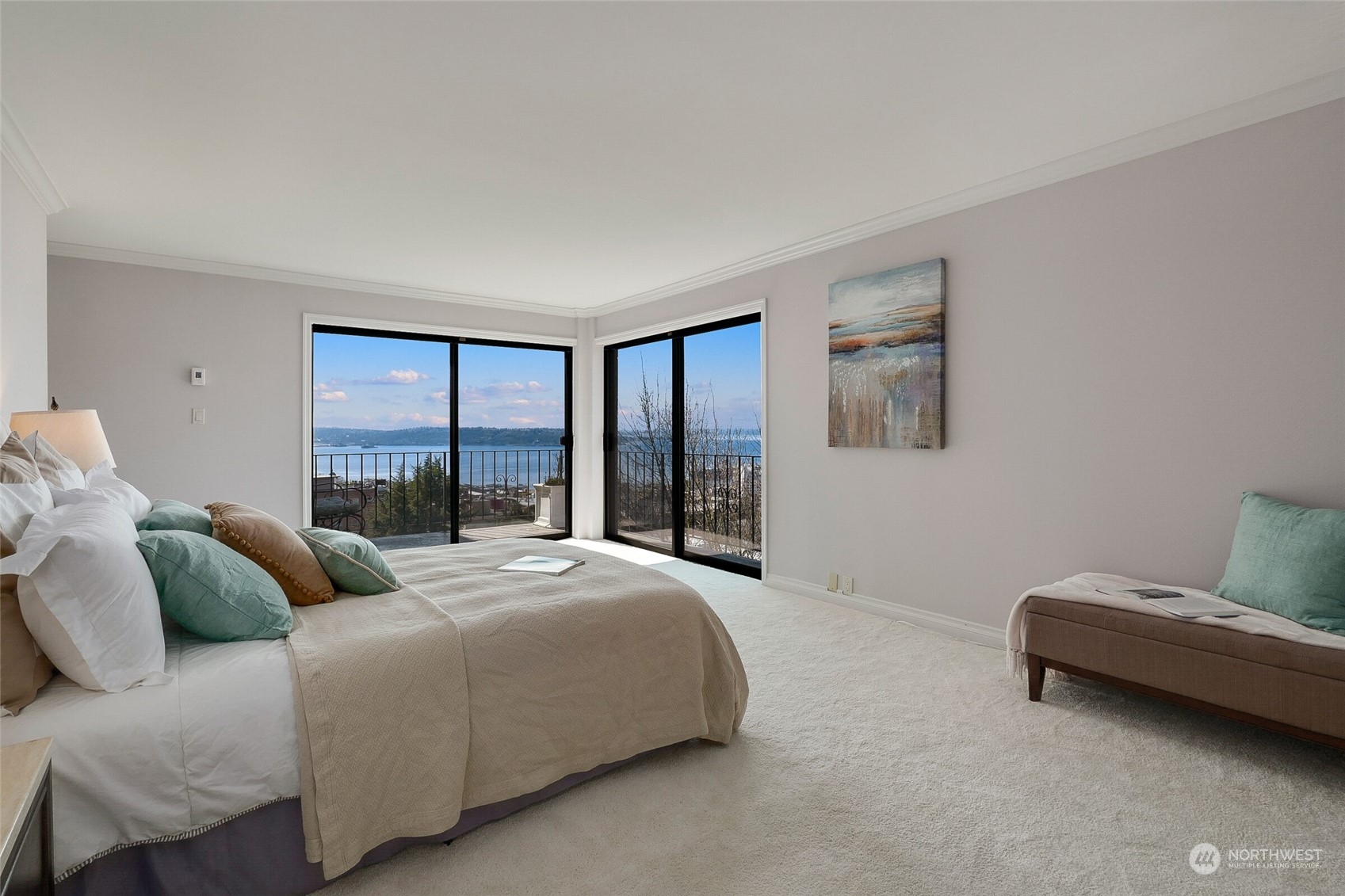 1001 Queen Anne Avenue N Unit: PH-3