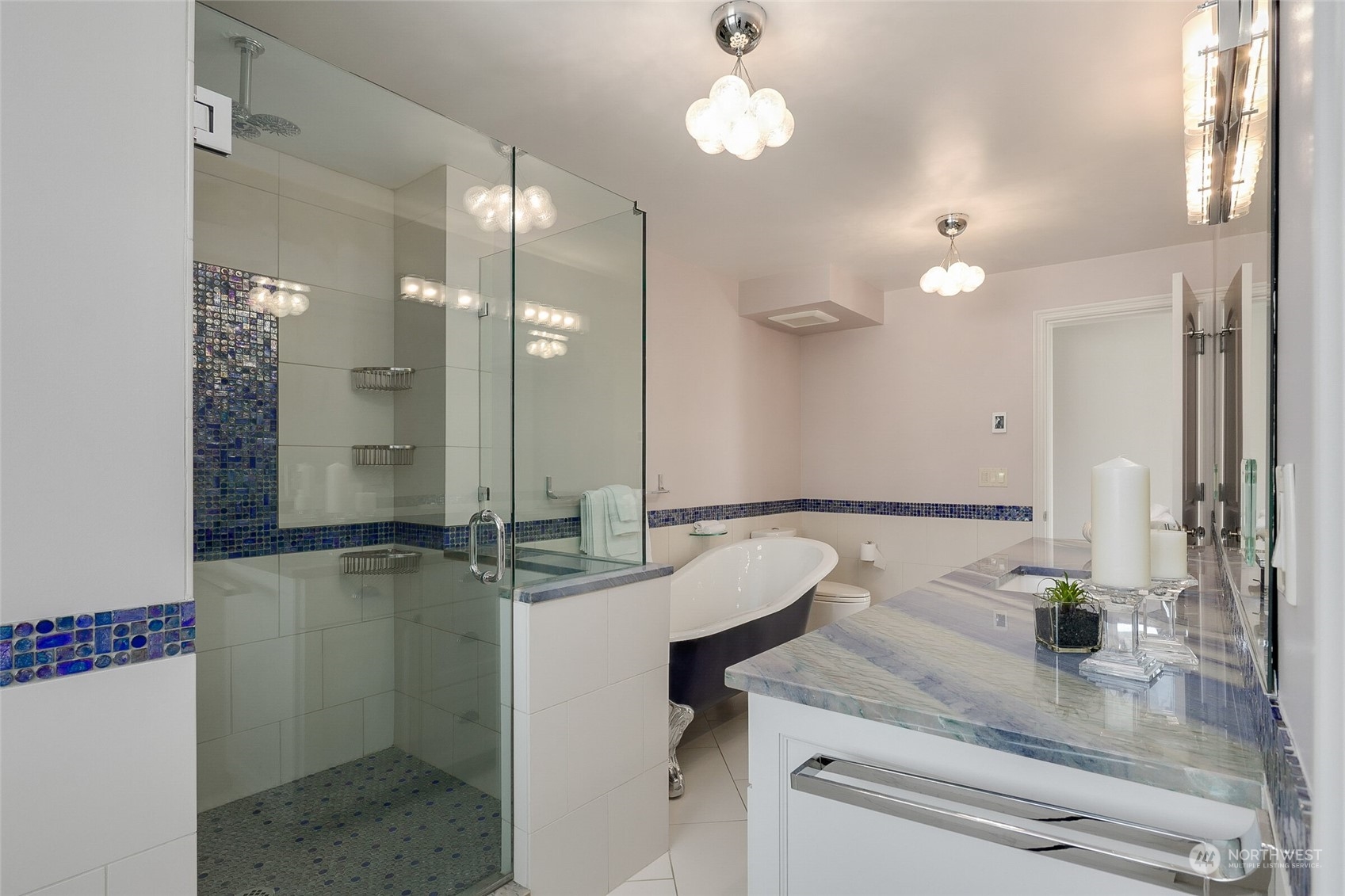 1001 Queen Anne Avenue N Unit: PH-3