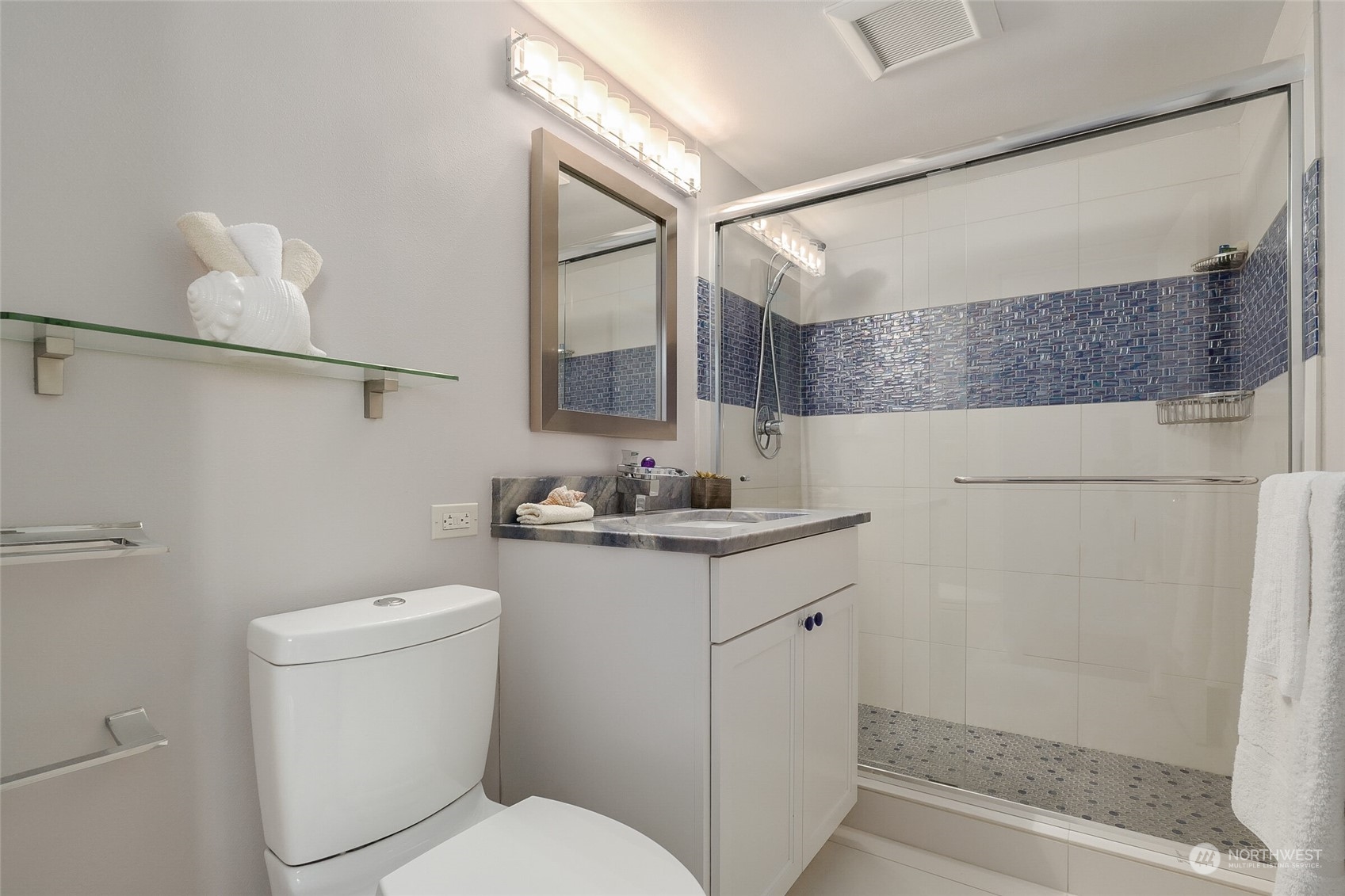 1001 Queen Anne Avenue N Unit: PH-3