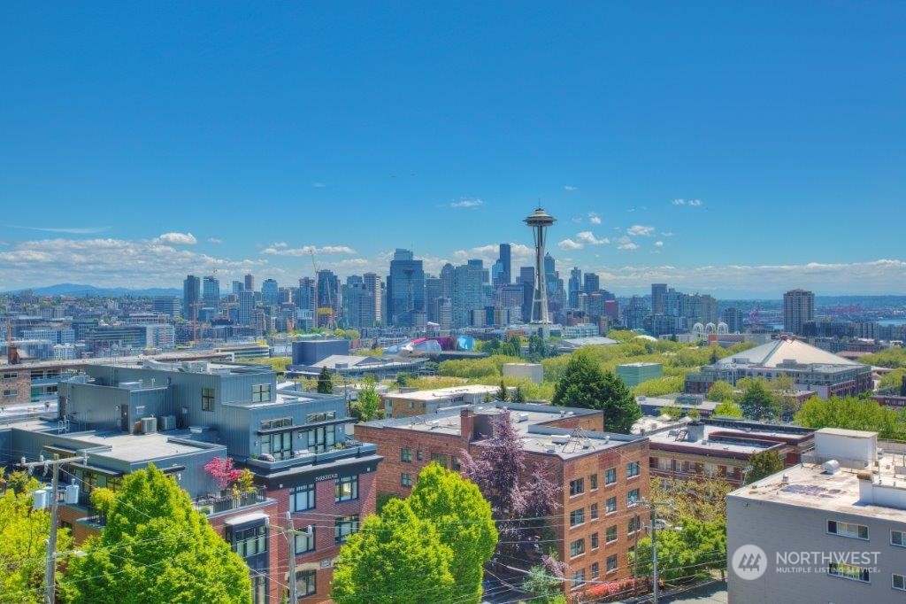 1001 Queen Anne Avenue N Unit: PH-3