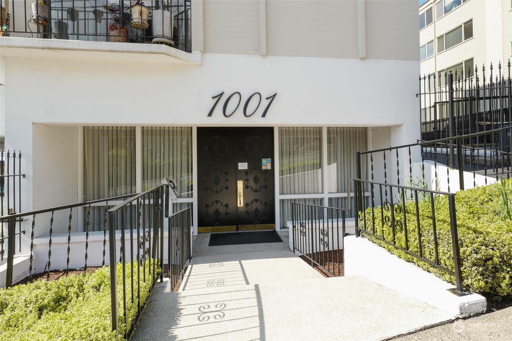 1001 Queen Anne Avenue N Unit: PH-3