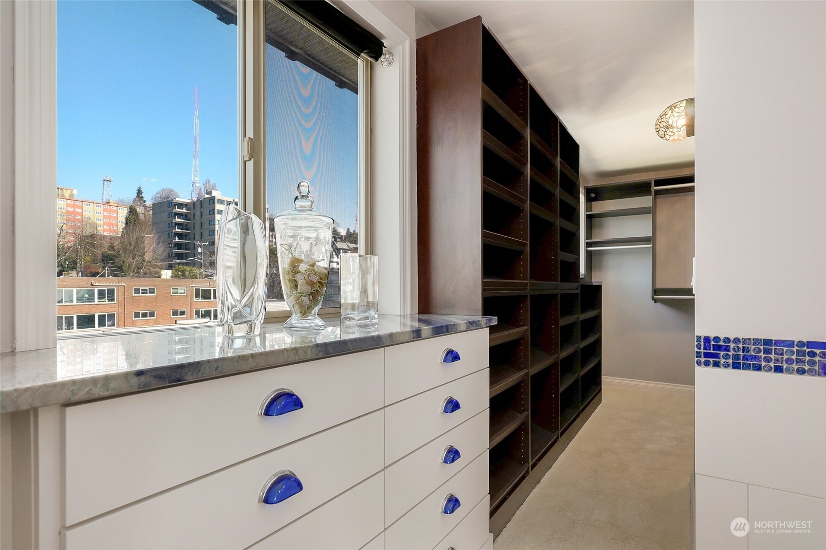 1001 Queen Anne Avenue N Unit: PH-3