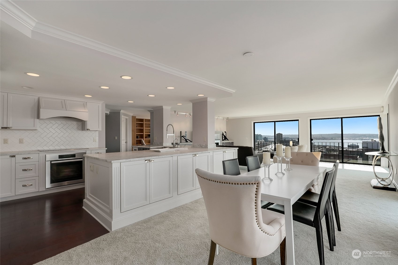 1001 Queen Anne Avenue N Unit: PH-3