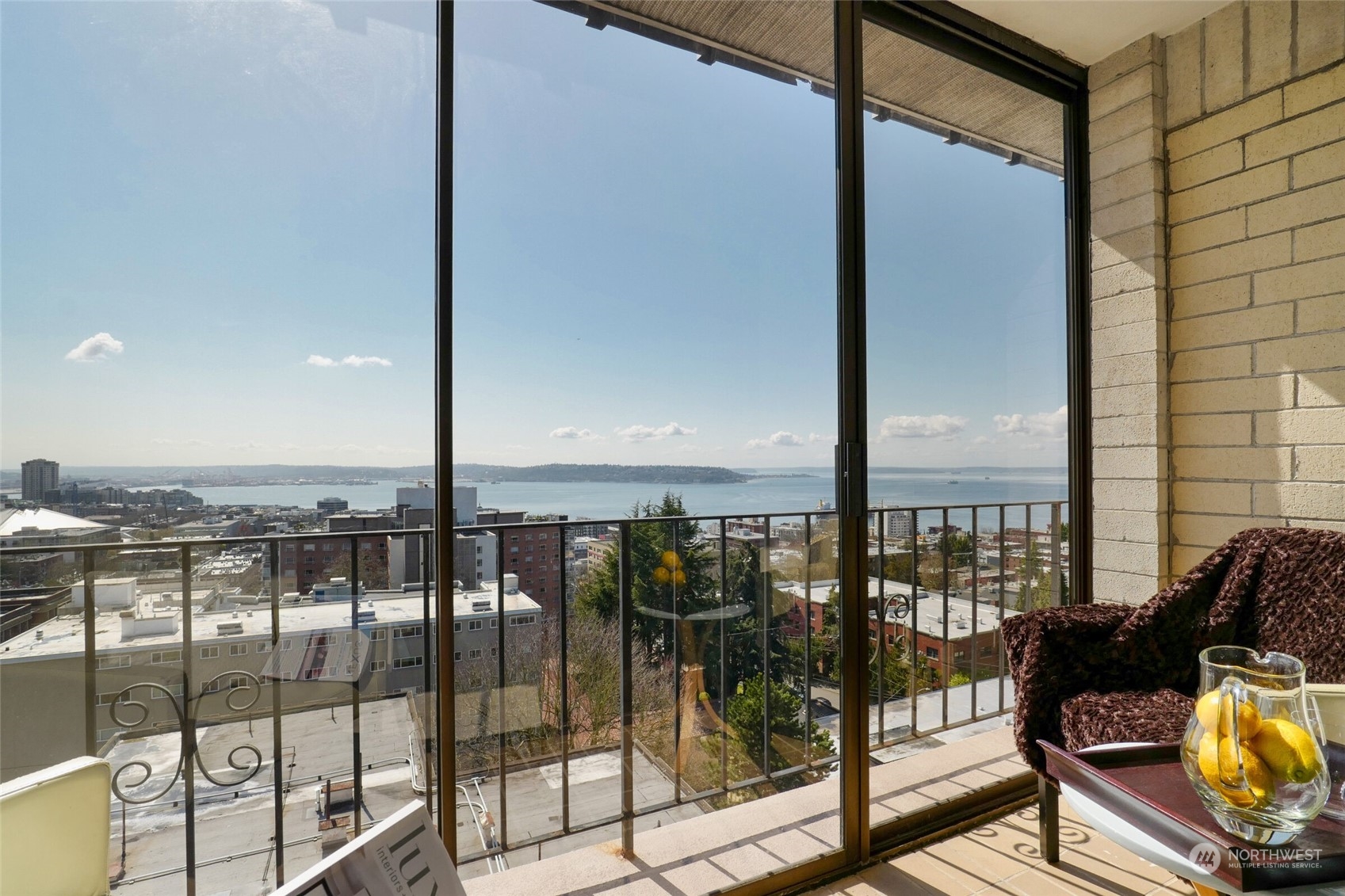 1001 Queen Anne Avenue N Unit: PH-3