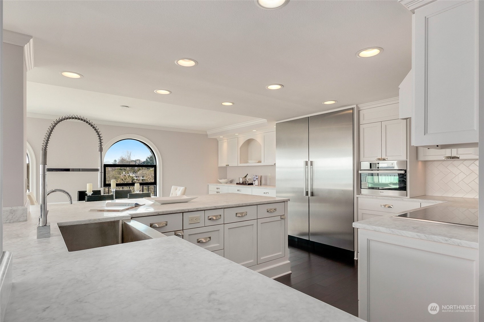 1001 Queen Anne Avenue N Unit: PH-3