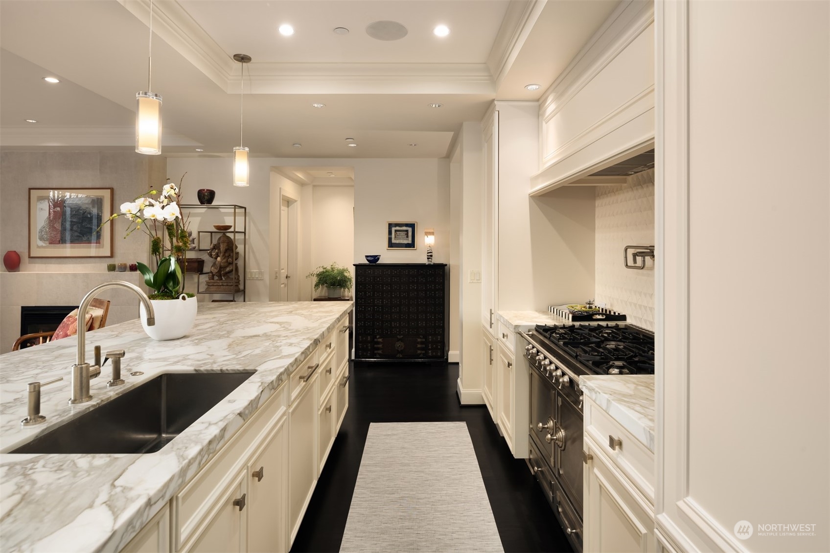 1185 Broadway E Unit: PH7