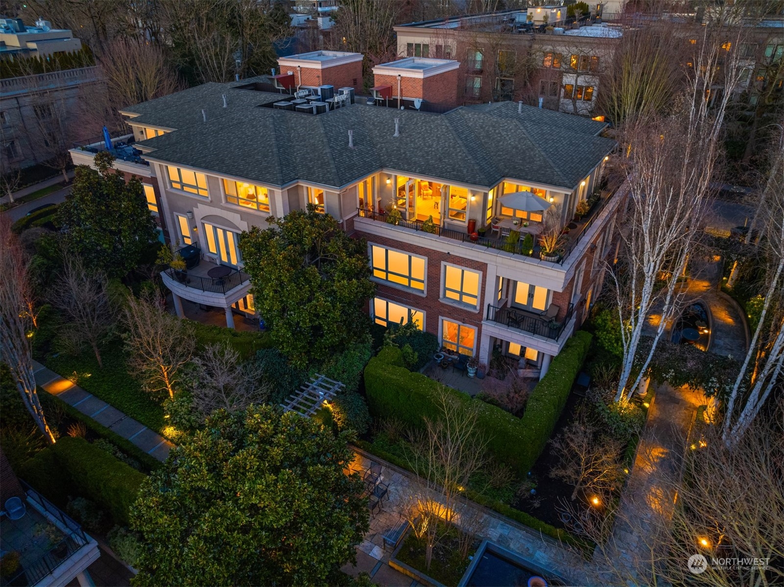 1185 Broadway E Unit: PH7