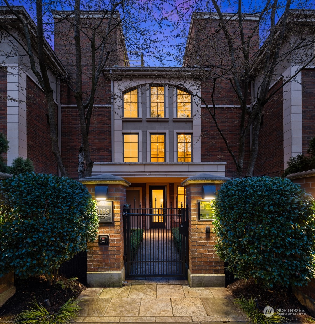 1185 Broadway E Unit: PH7