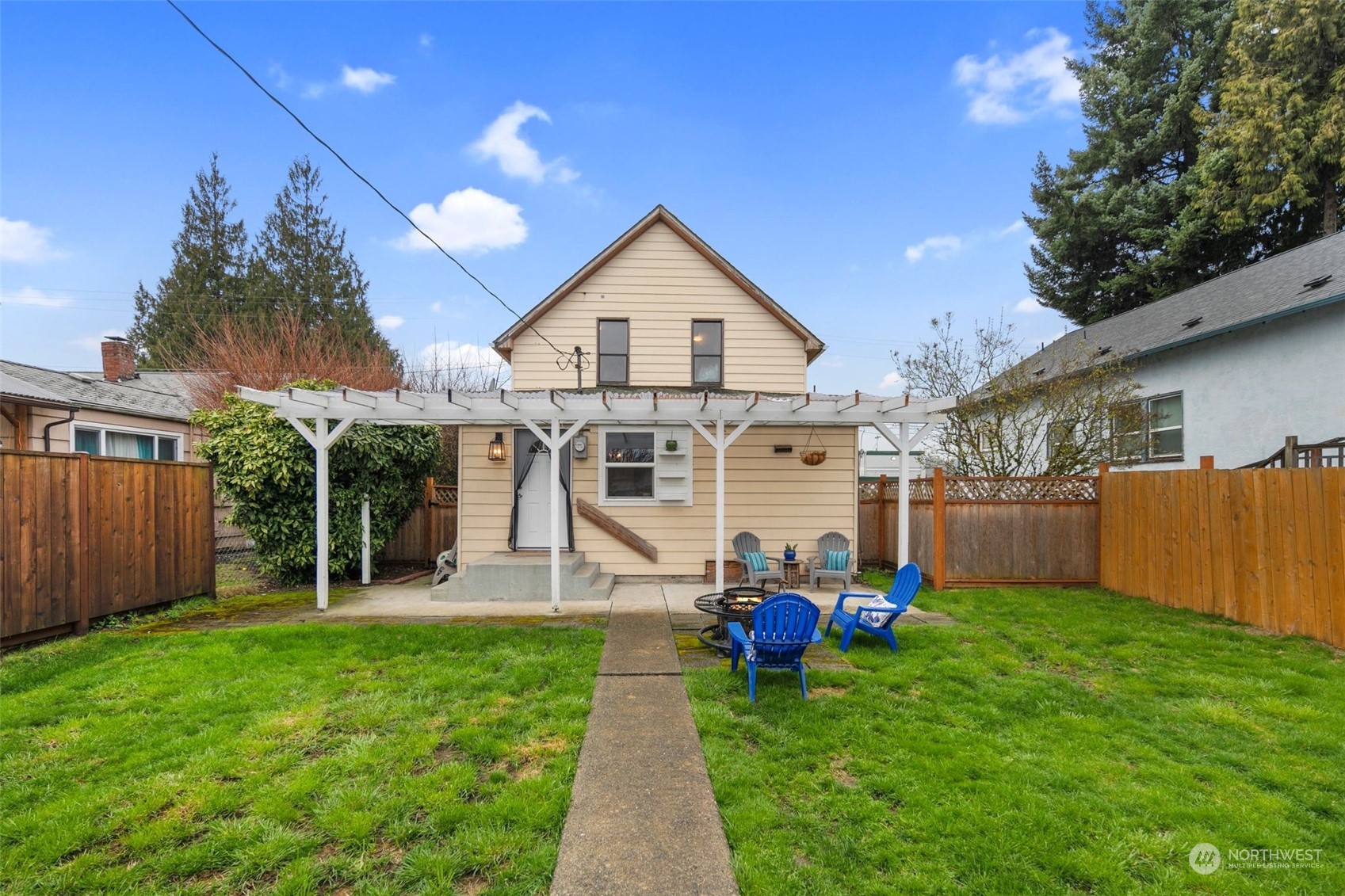 316 Burnett Avenue N