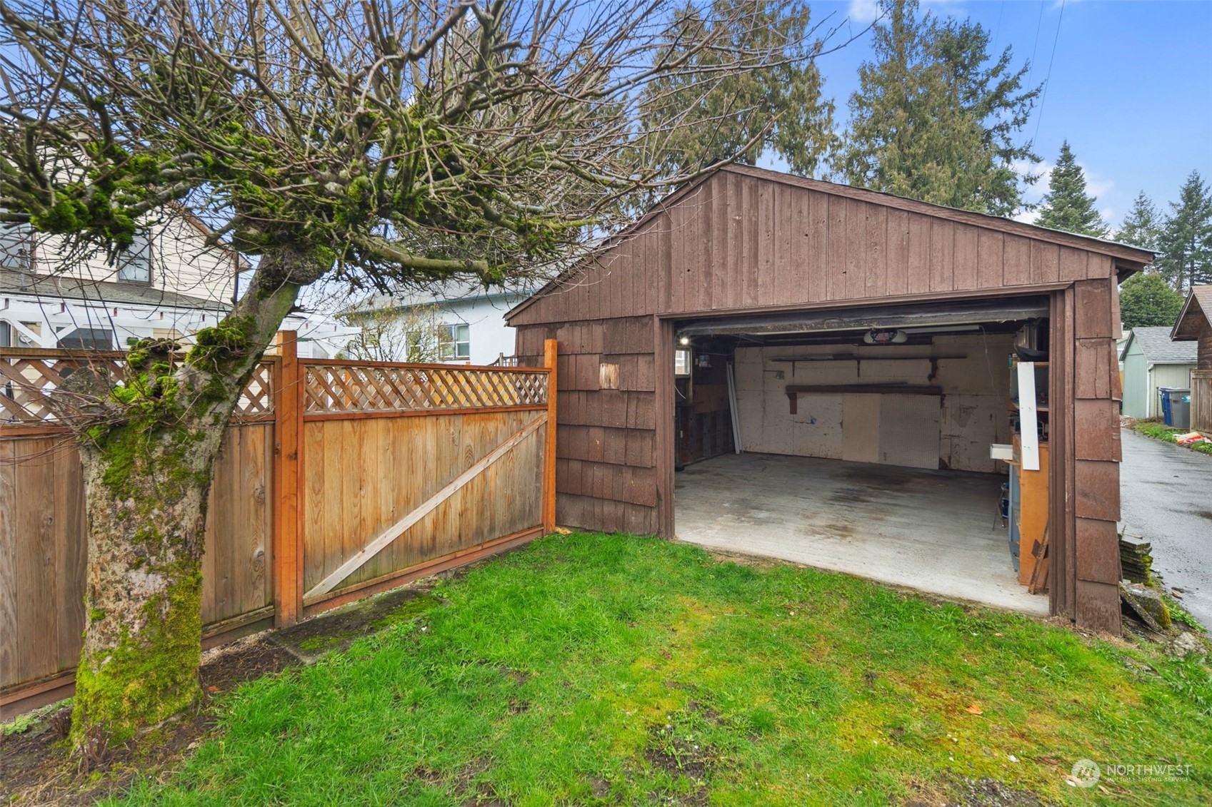 316 Burnett Avenue N