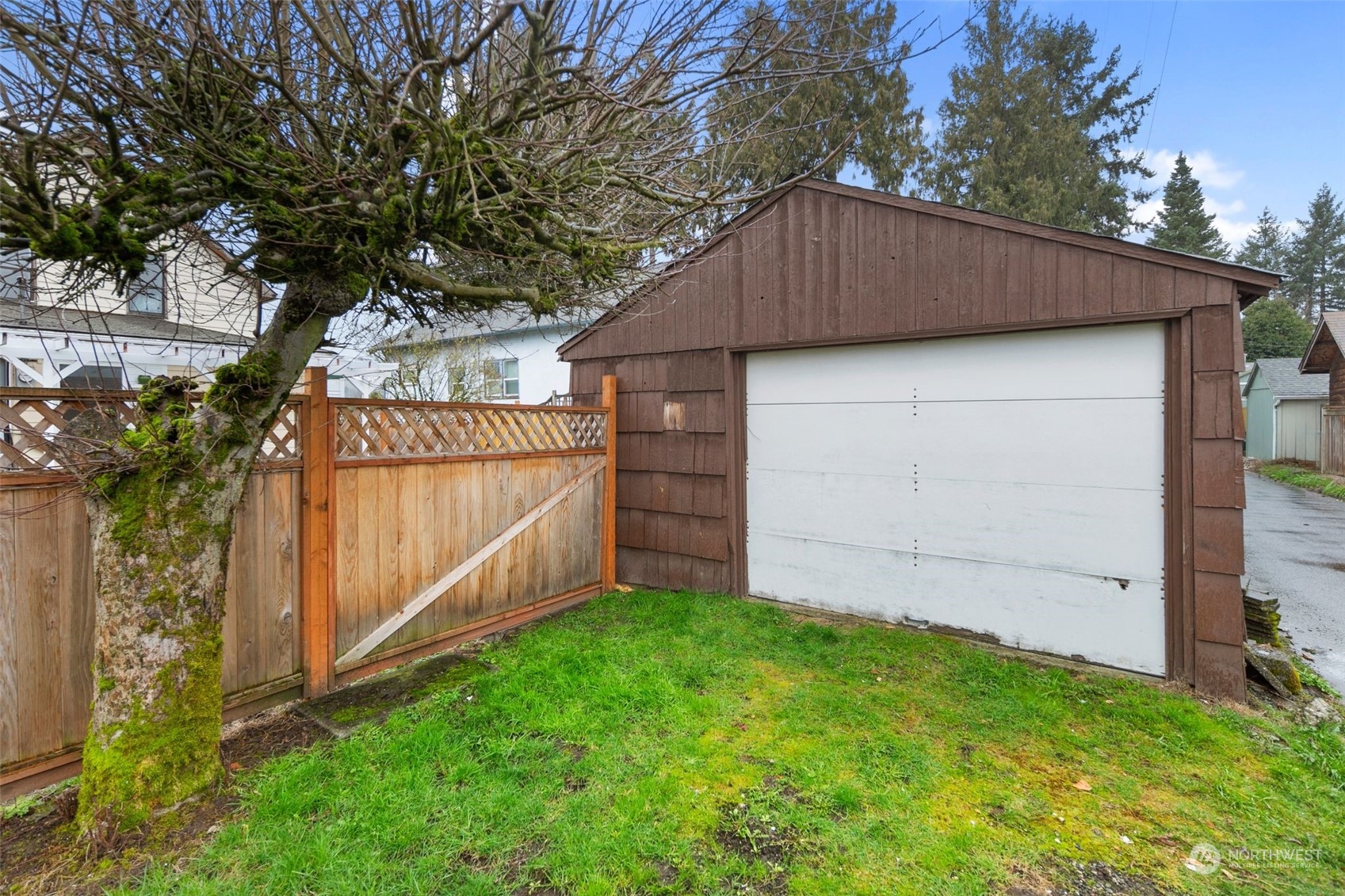 316 Burnett Avenue N