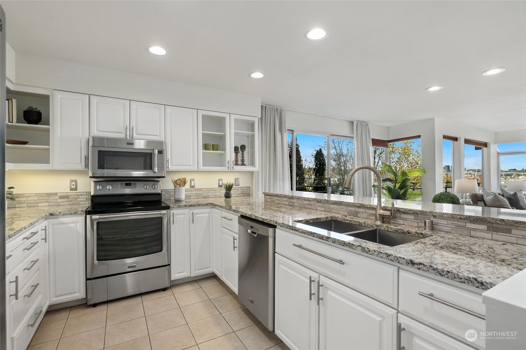 2420 8th Avenue N Unit: N101