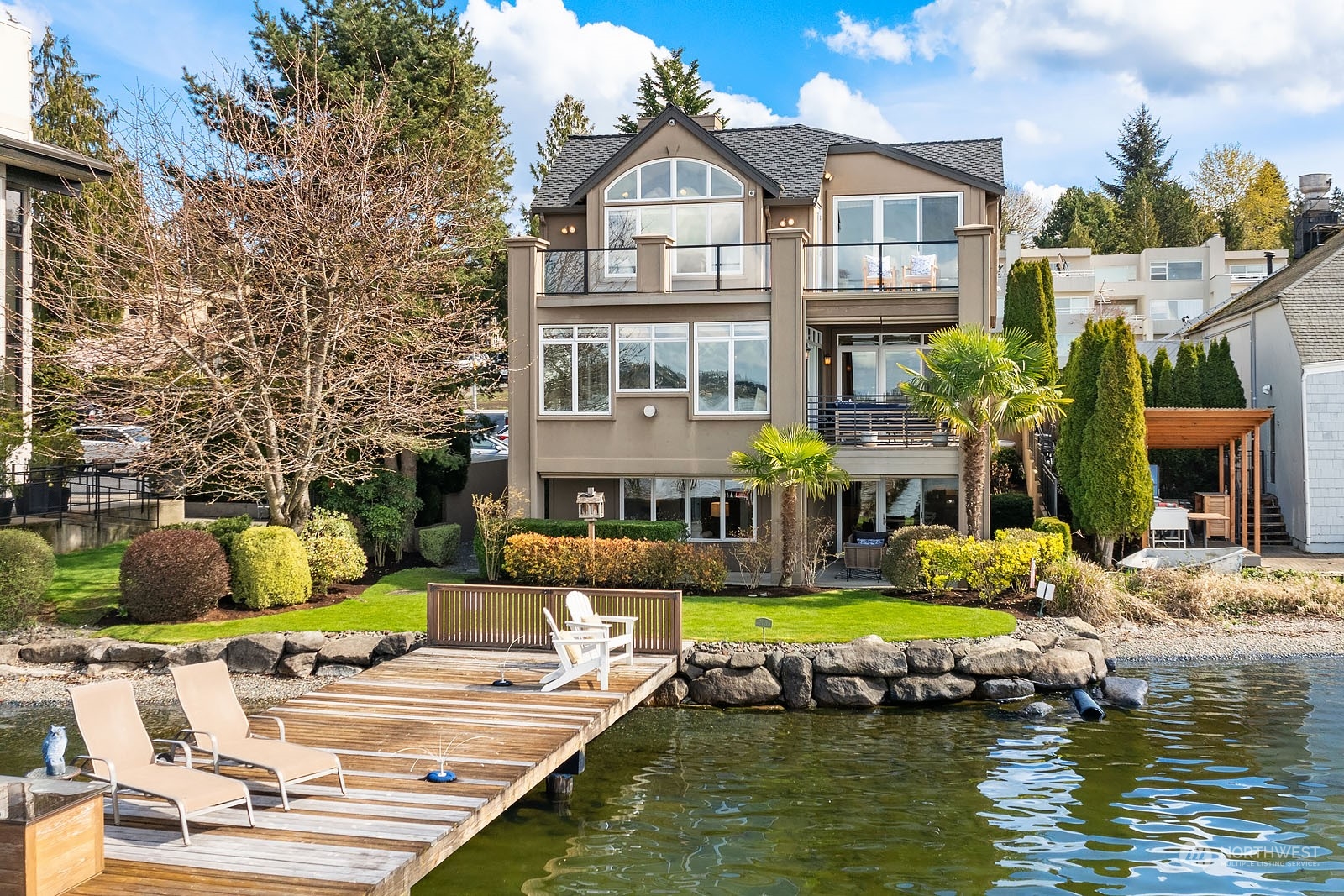 6101 Lake Washington Boulevard NE