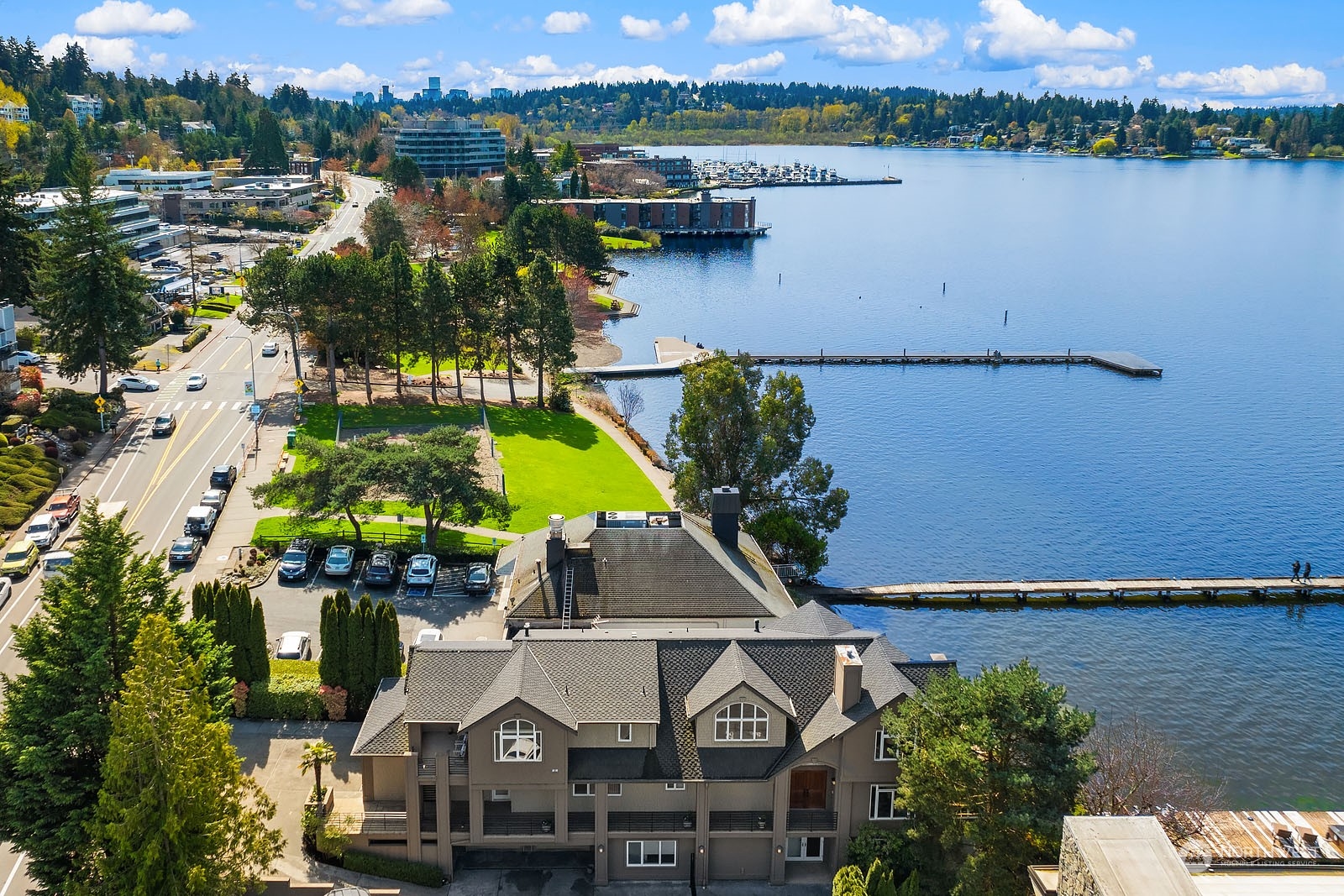 6101 Lake Washington Boulevard NE