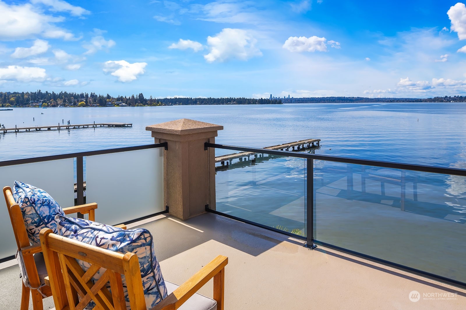 6101 Lake Washington Boulevard NE