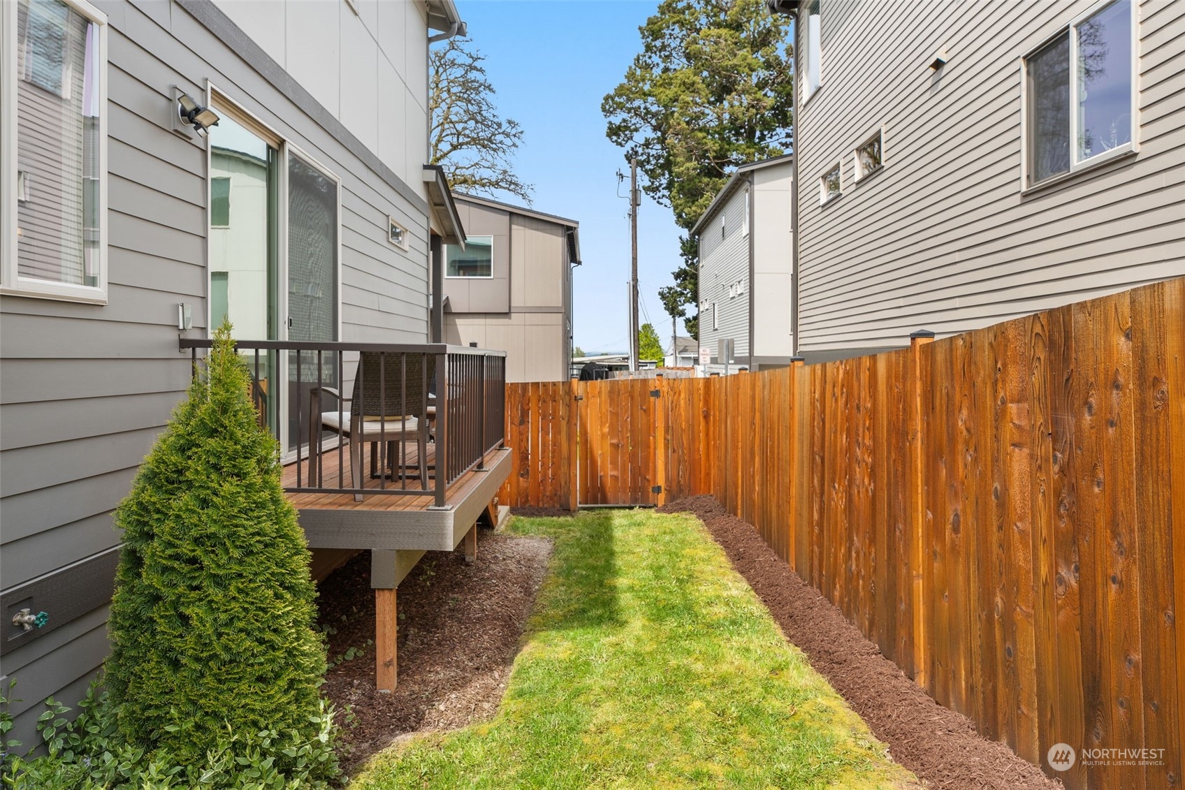 16306 1st Avenue NE