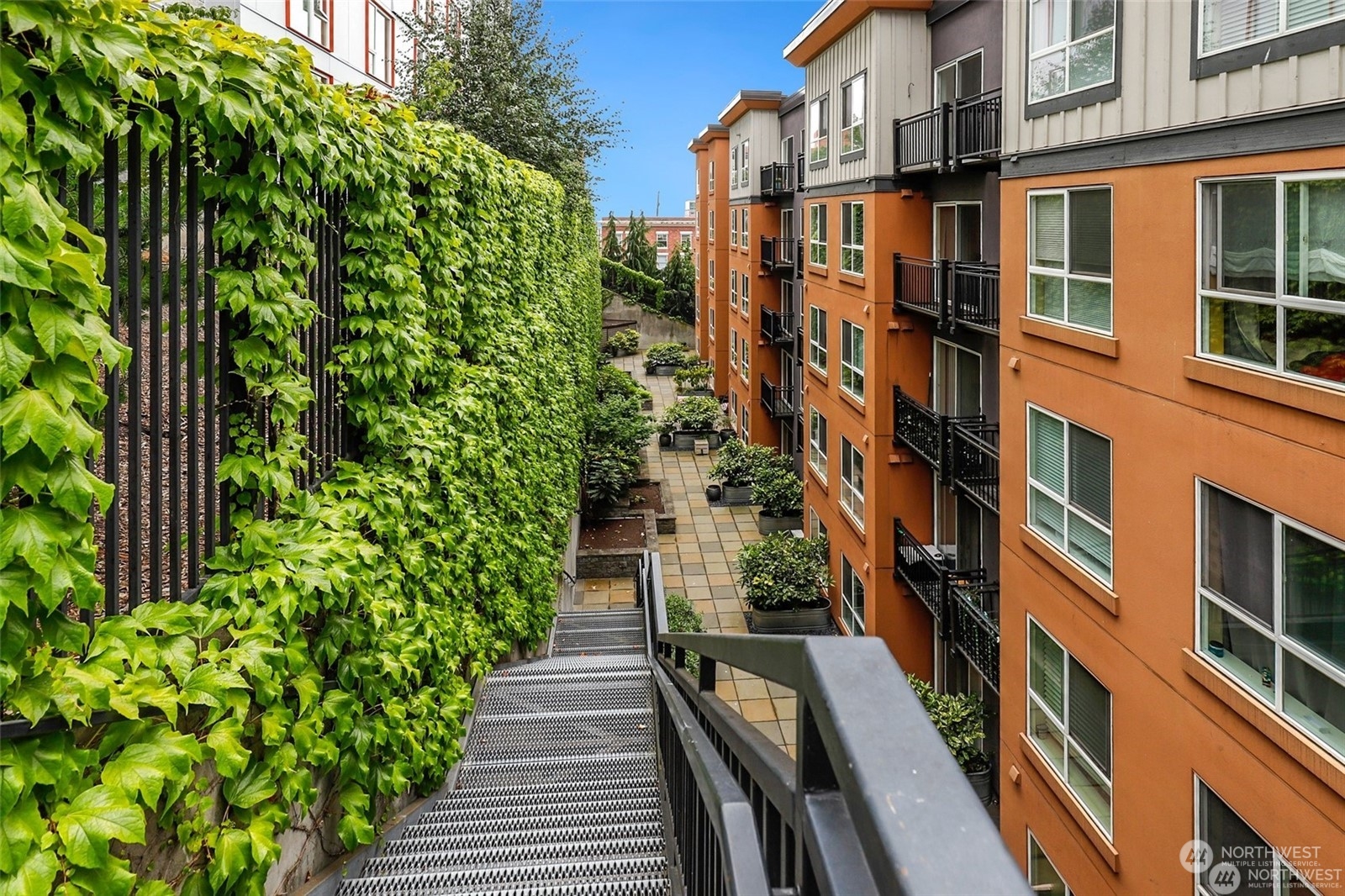 108 5th Avenue S Unit: 408