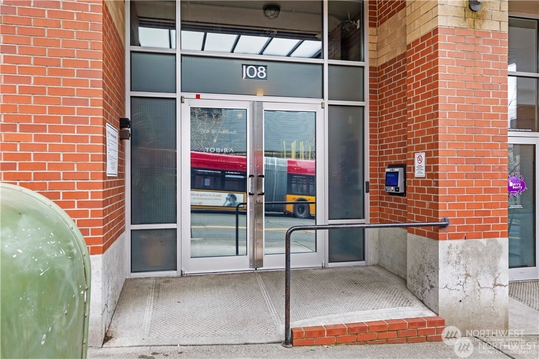 108 5th Avenue S Unit: 408