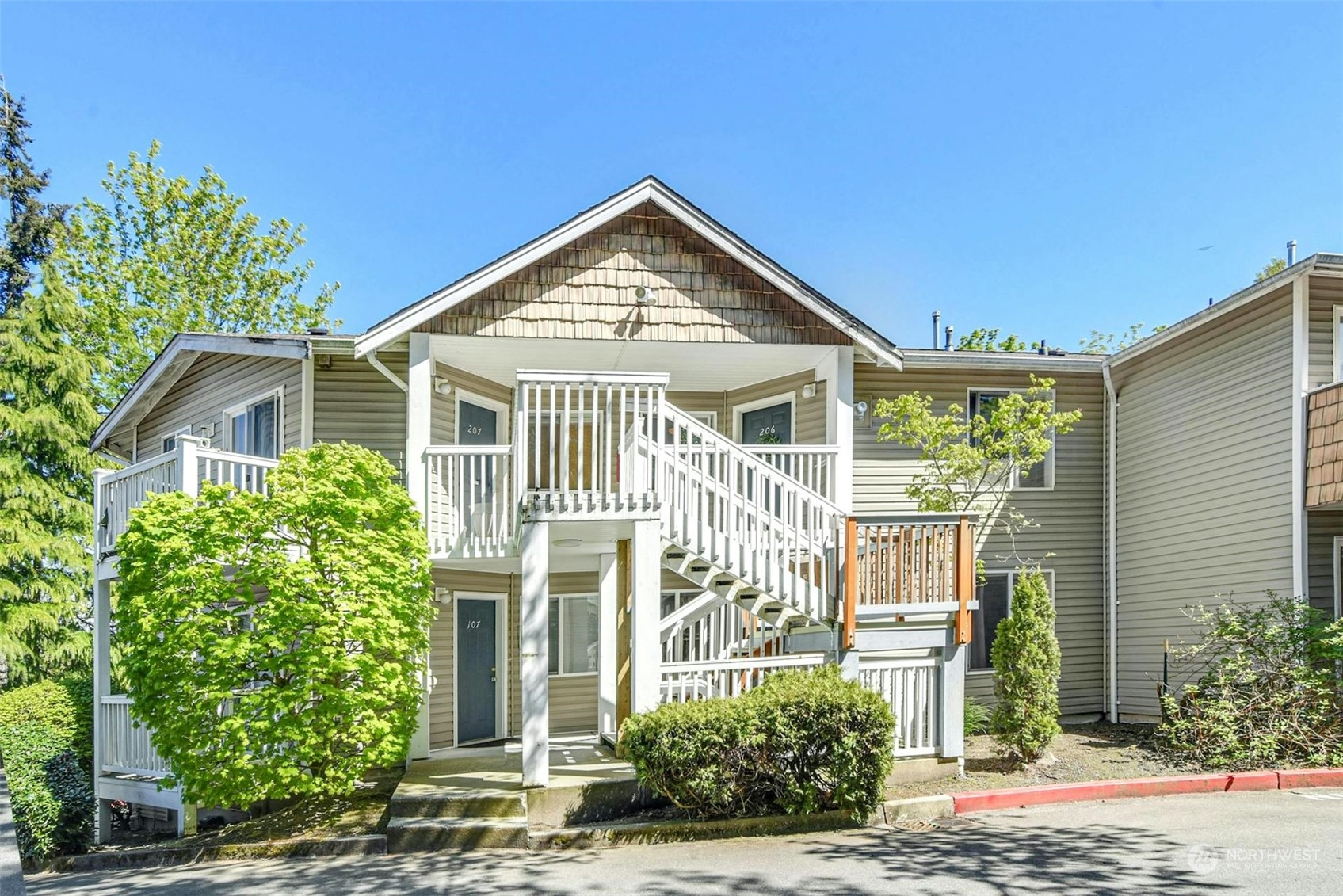 15101 Admiralty Way Unit: 206