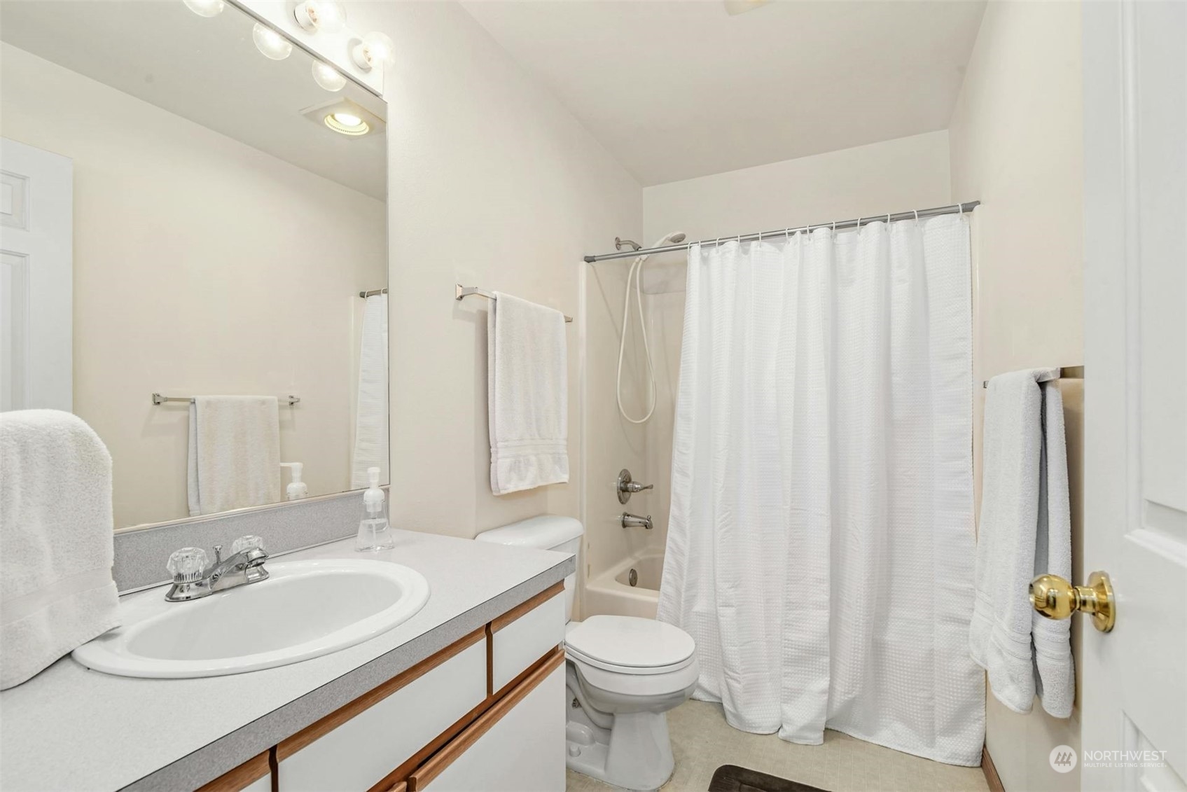 15101 Admiralty Way Unit: 206