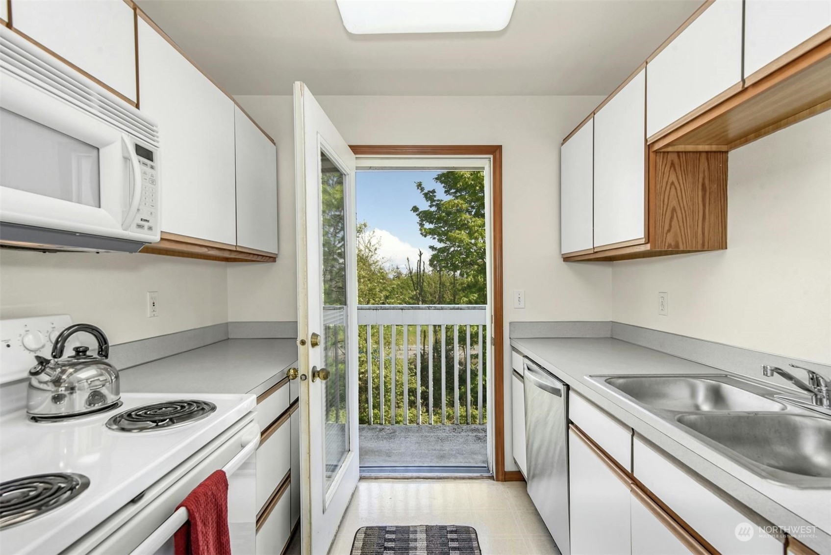 15101 Admiralty Way Unit: 206