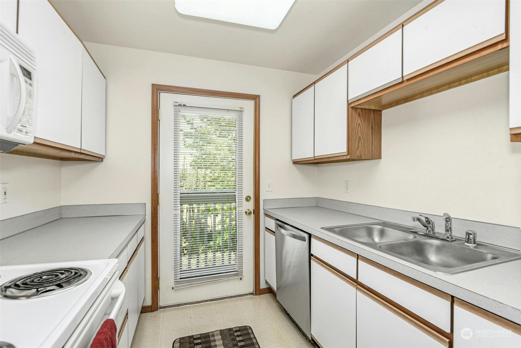 15101 Admiralty Way Unit: 206
