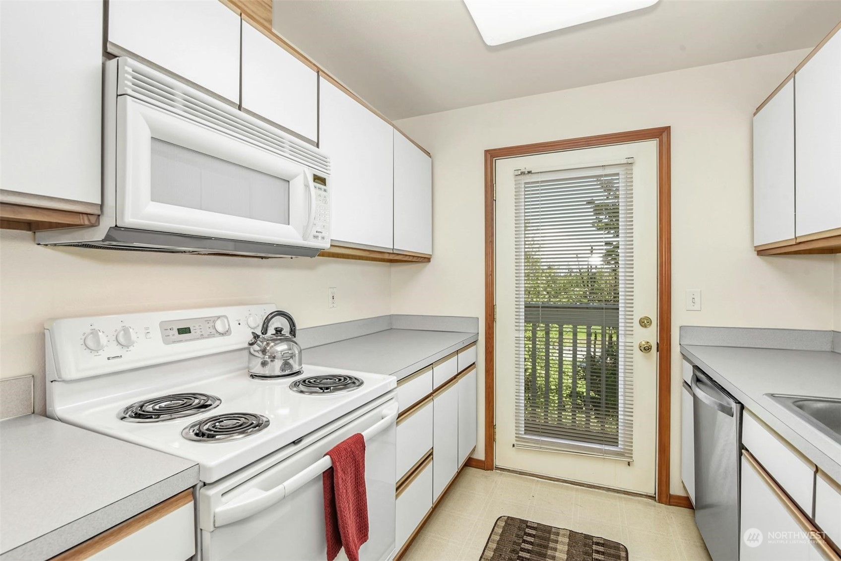 15101 Admiralty Way Unit: 206