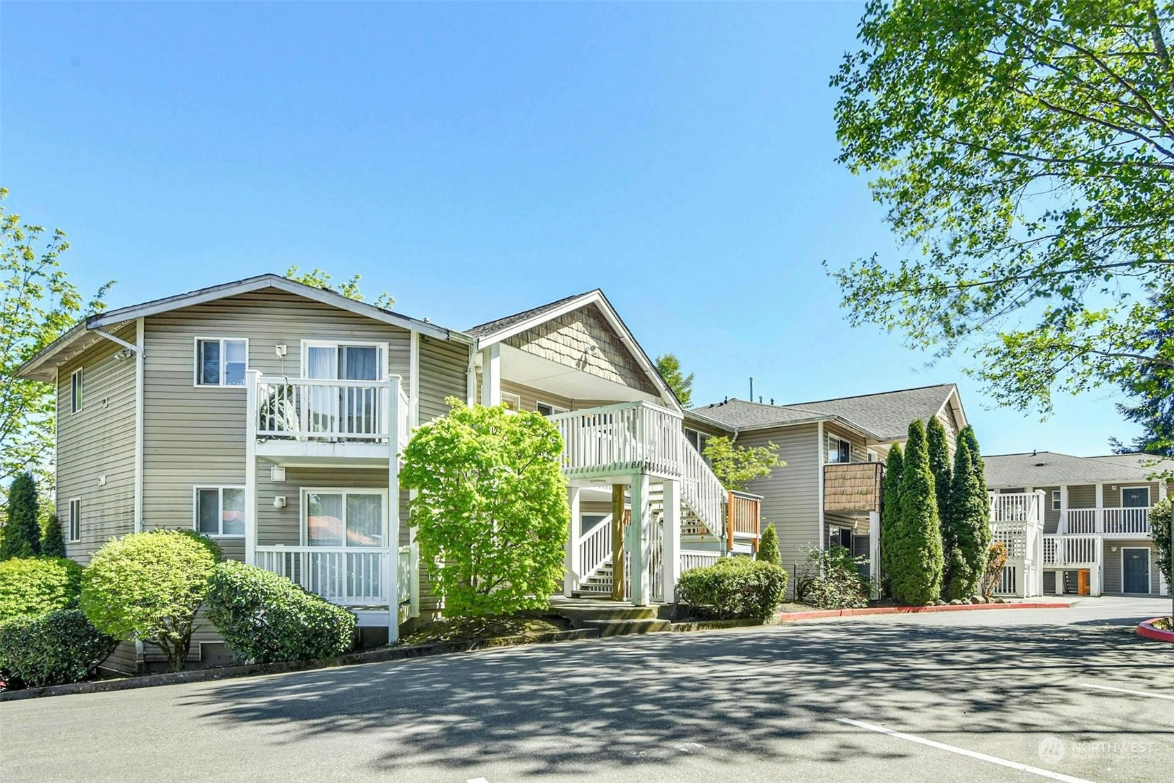 15101 Admiralty Way Unit: 206