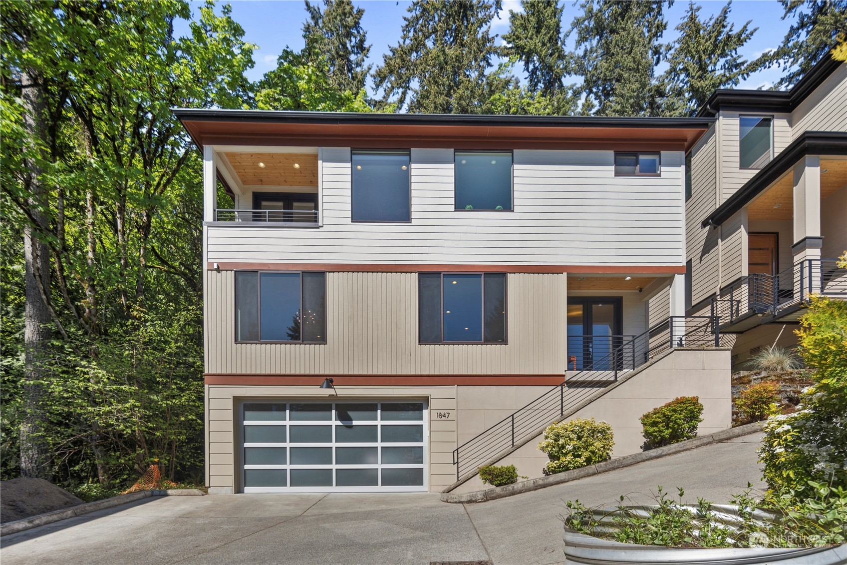 1847 W Lake Sammamish SE