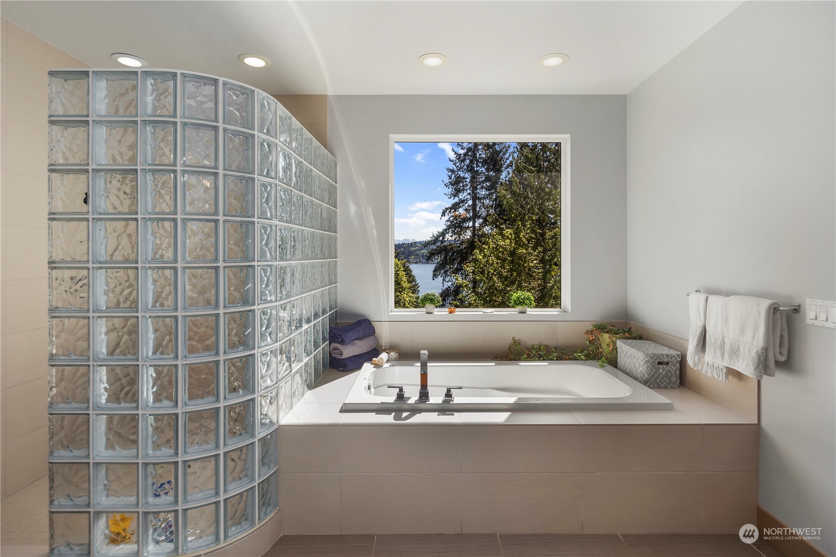 1847 W Lake Sammamish SE