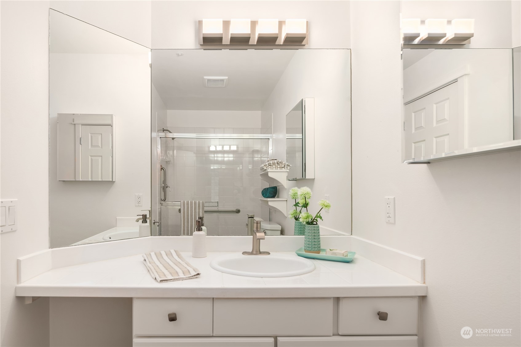3733 101st Way NE Unit: 605
