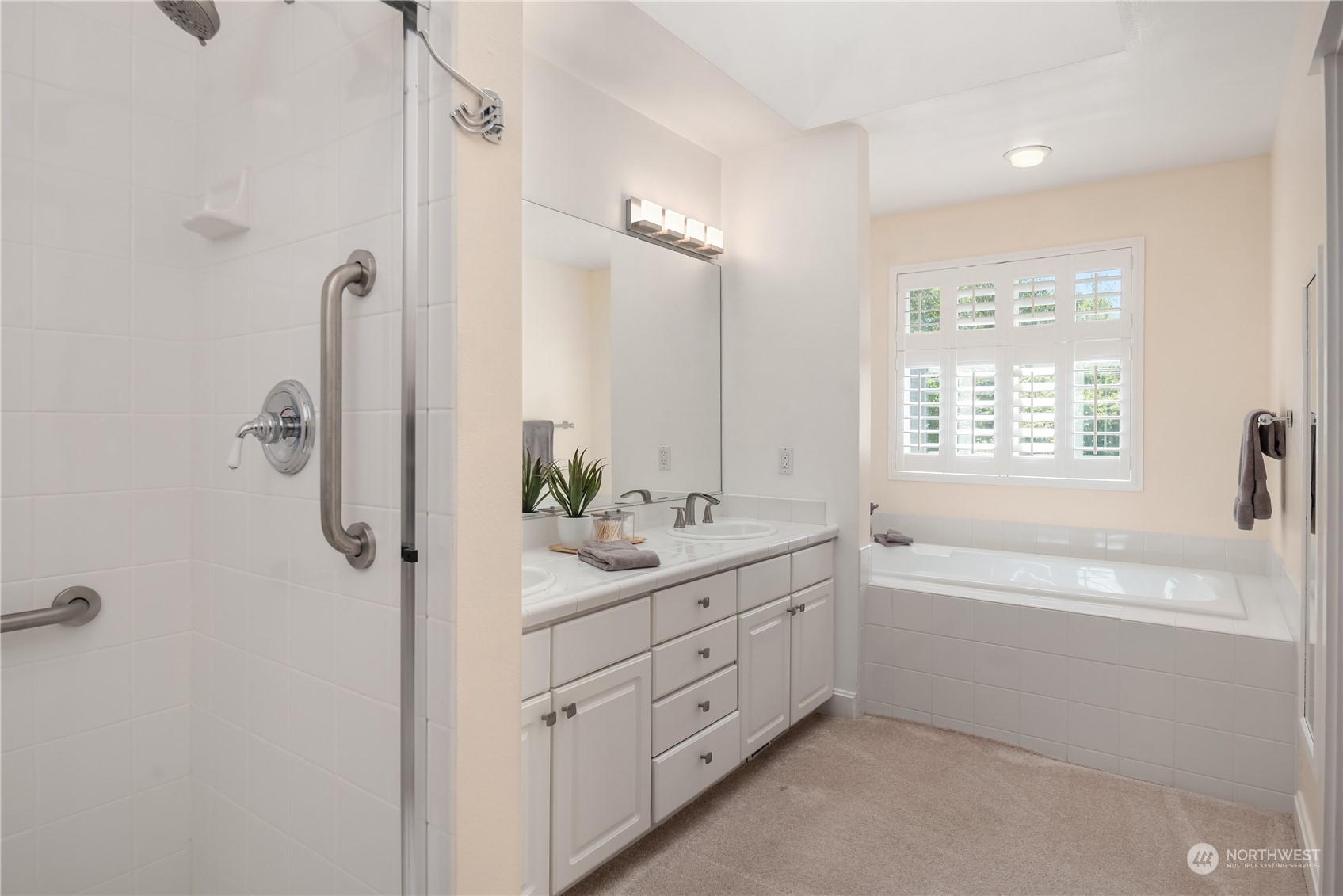3733 101st Way NE Unit: 605