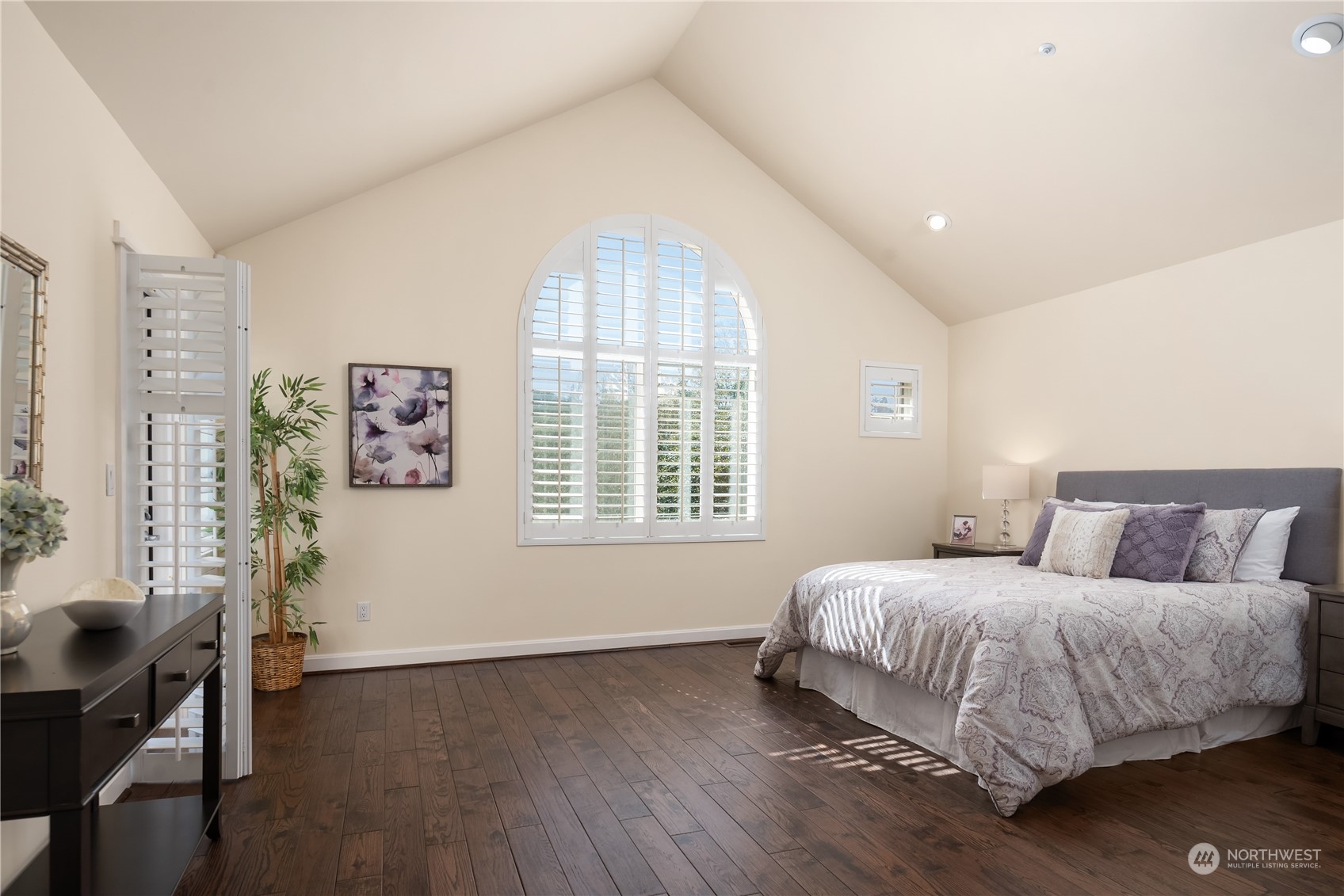 3733 101st Way NE Unit: 605