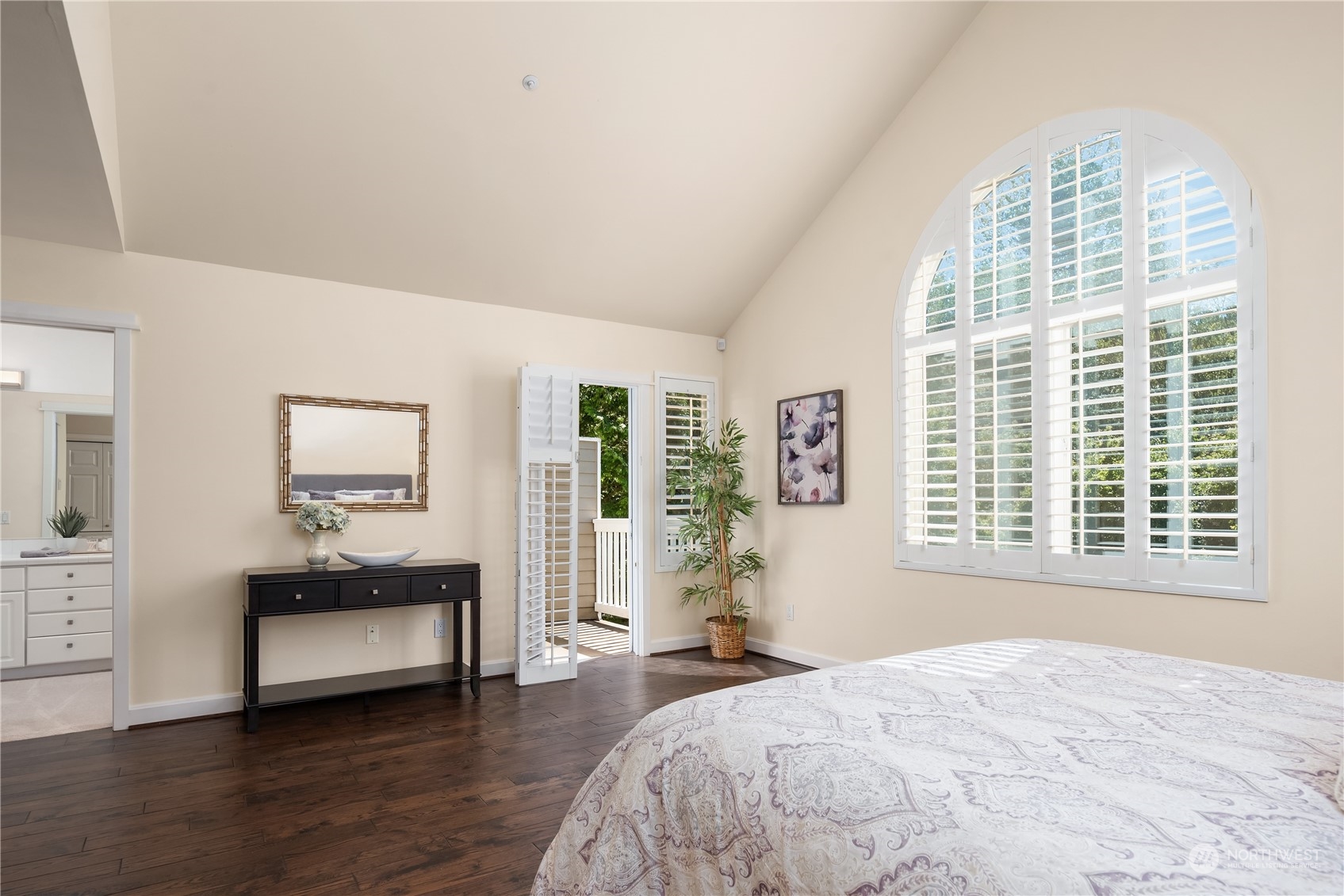 3733 101st Way NE Unit: 605