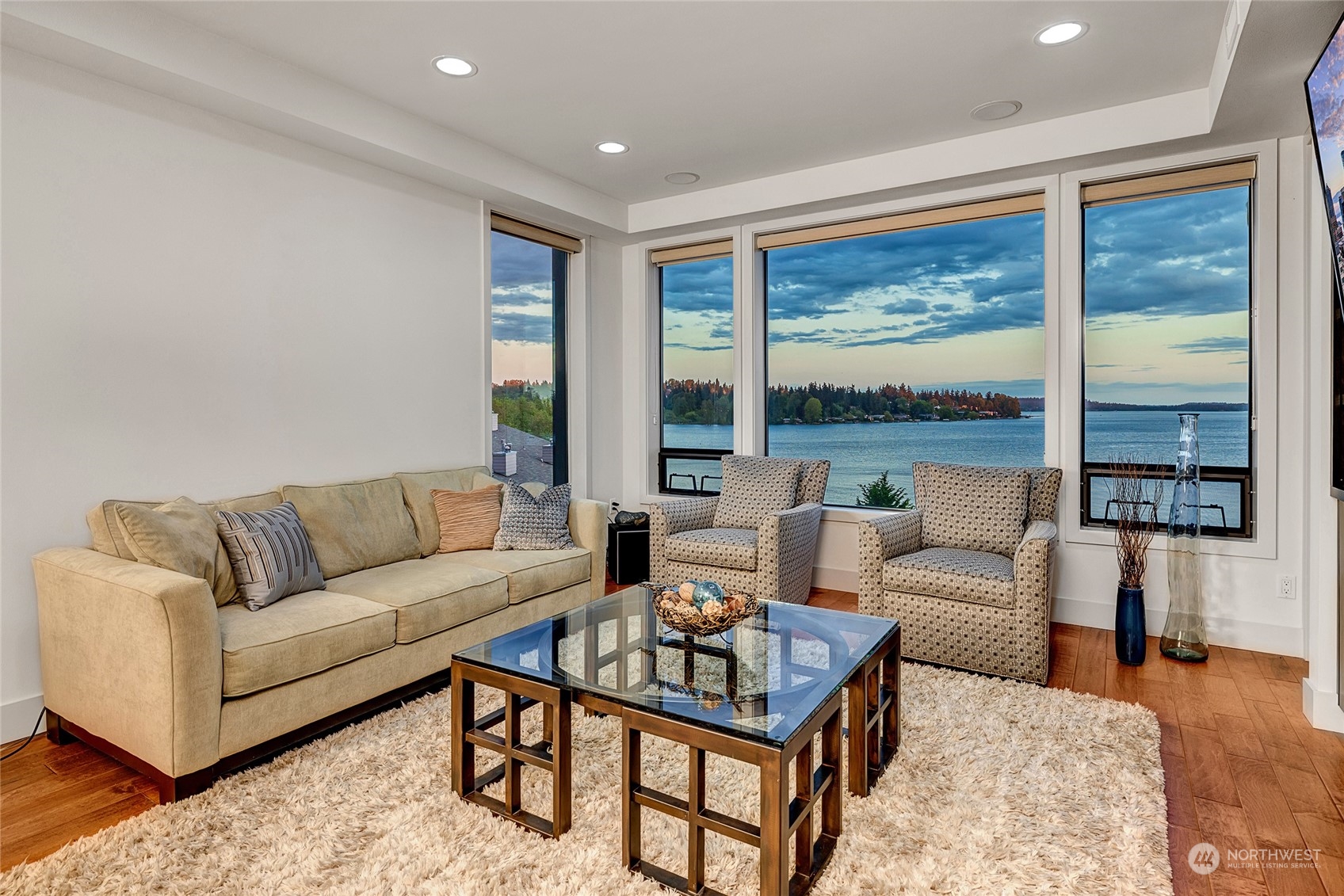 9123 NE Juanita Drive Unit: 411