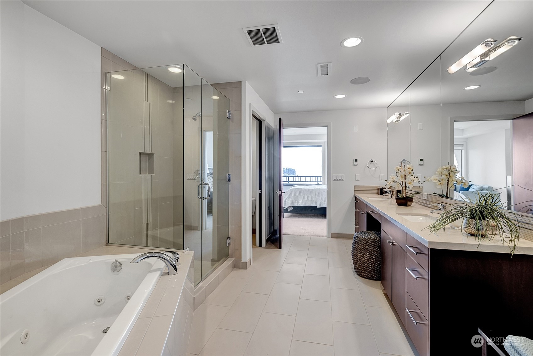 9123 NE Juanita Drive Unit: 411
