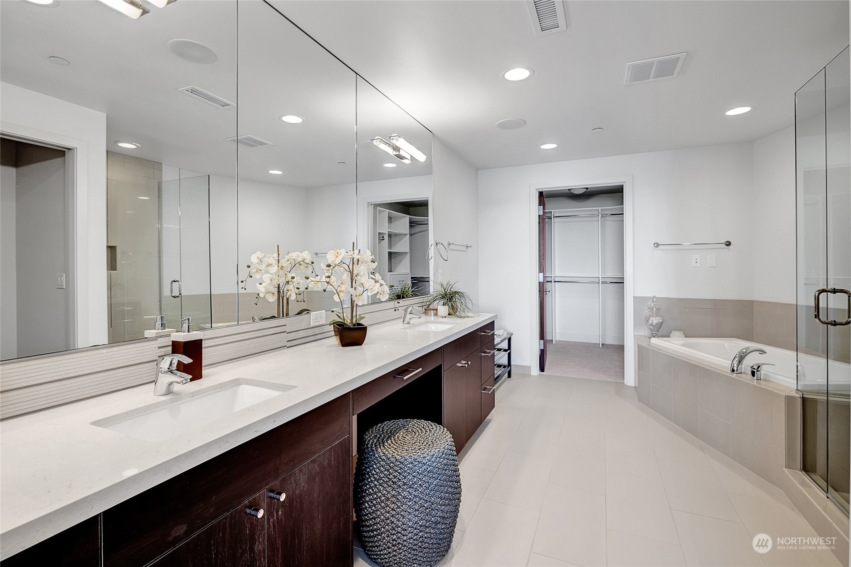 9123 NE Juanita Drive Unit: 411