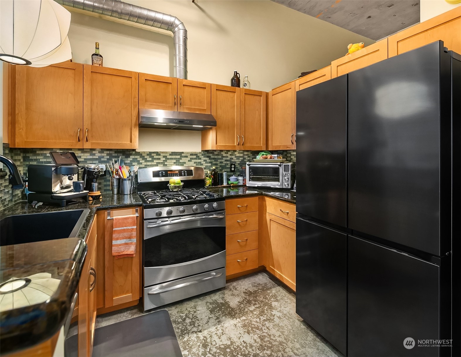 827 Hiawatha Place S Unit: 104
