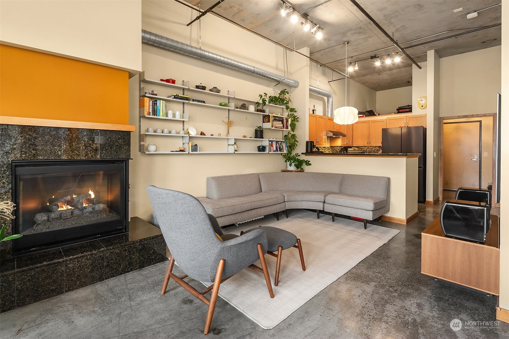 827 Hiawatha Place S Unit: 104