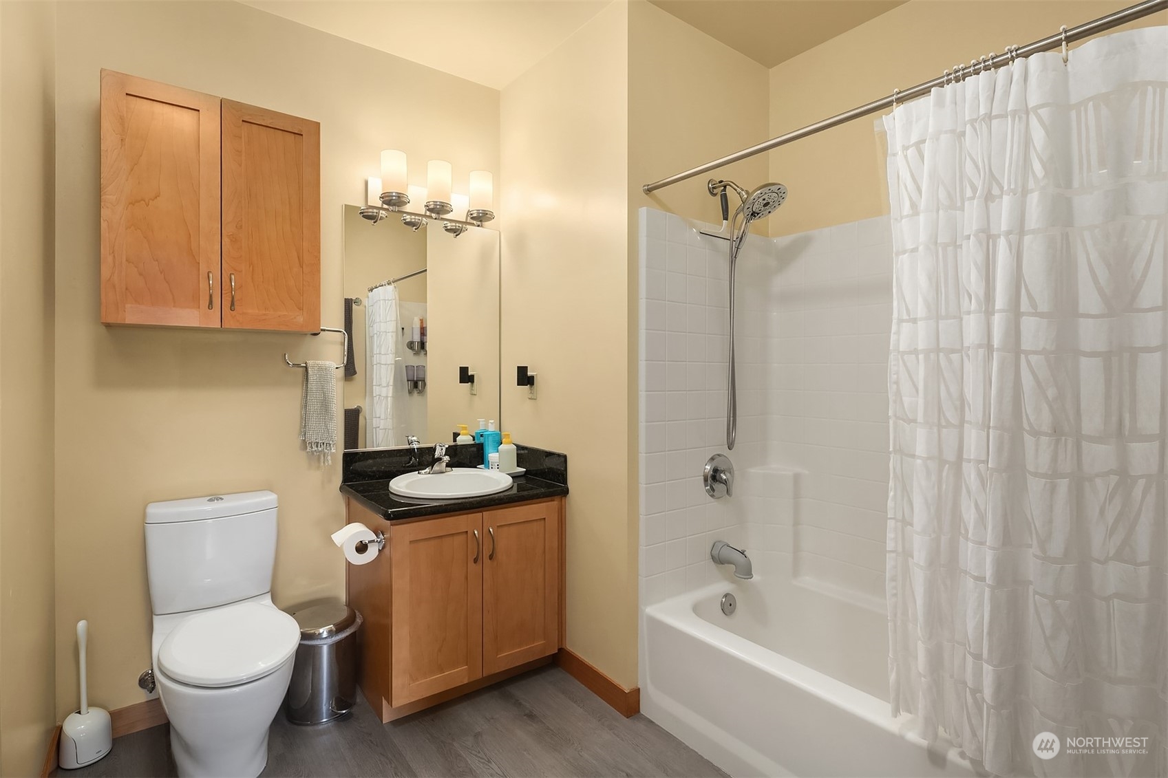 827 Hiawatha Place S Unit: 104