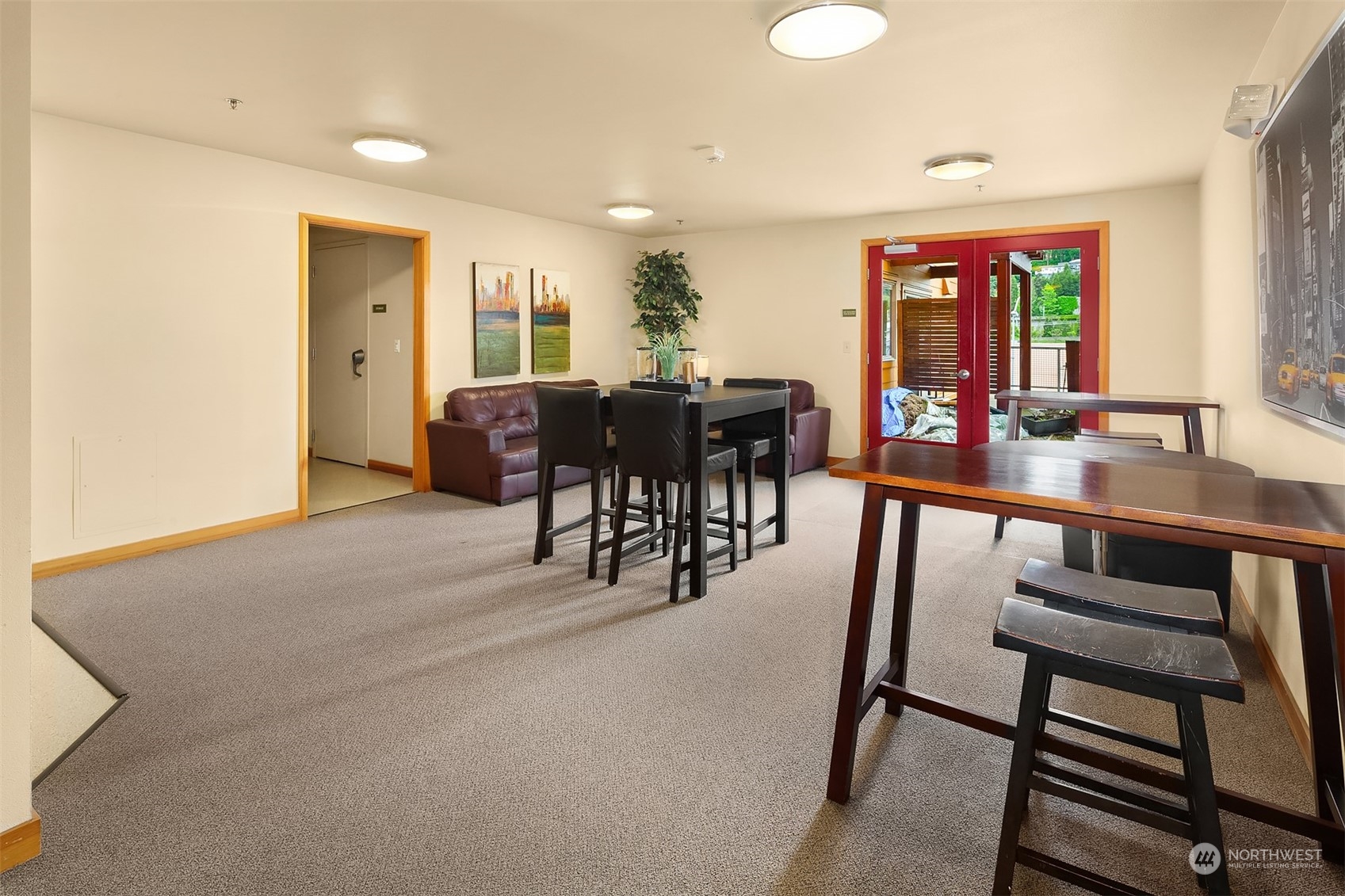 827 Hiawatha Place S Unit: 104