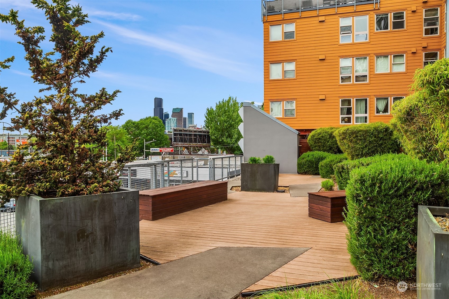 827 Hiawatha Place S Unit: 104