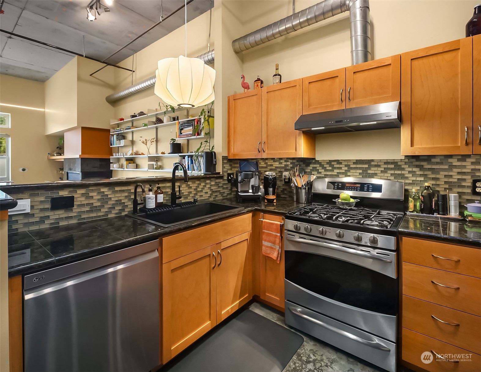 827 Hiawatha Place S Unit: 104