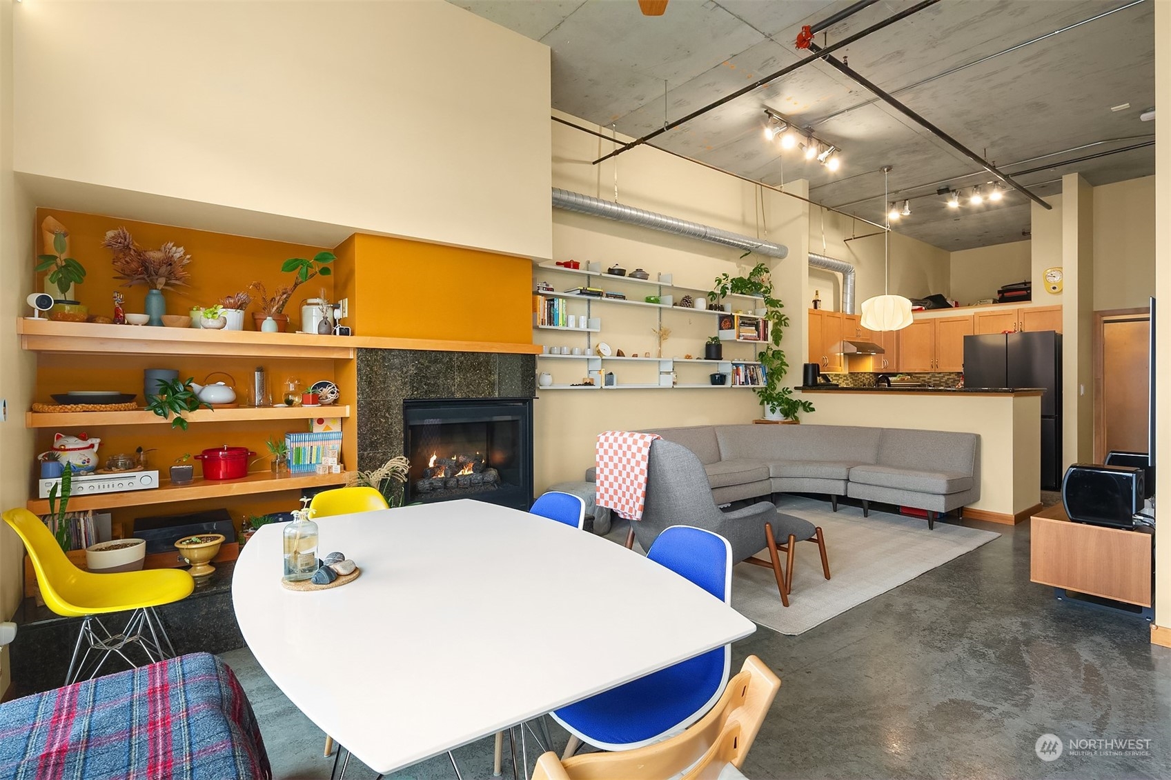 827 Hiawatha Place S Unit: 104